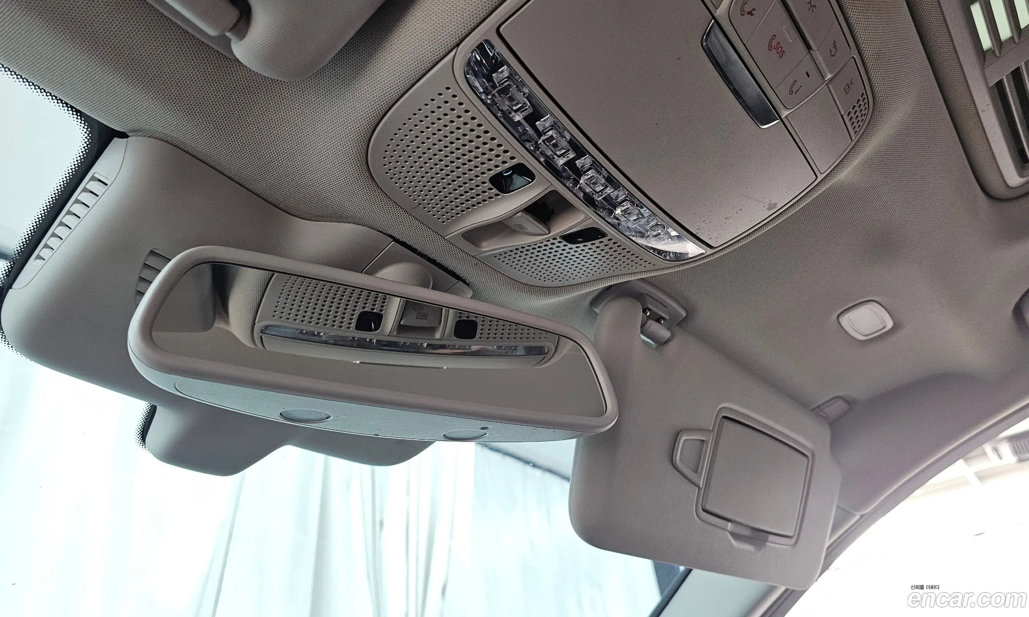 Mercedes-Benz C-Class W205 2017 — 15
