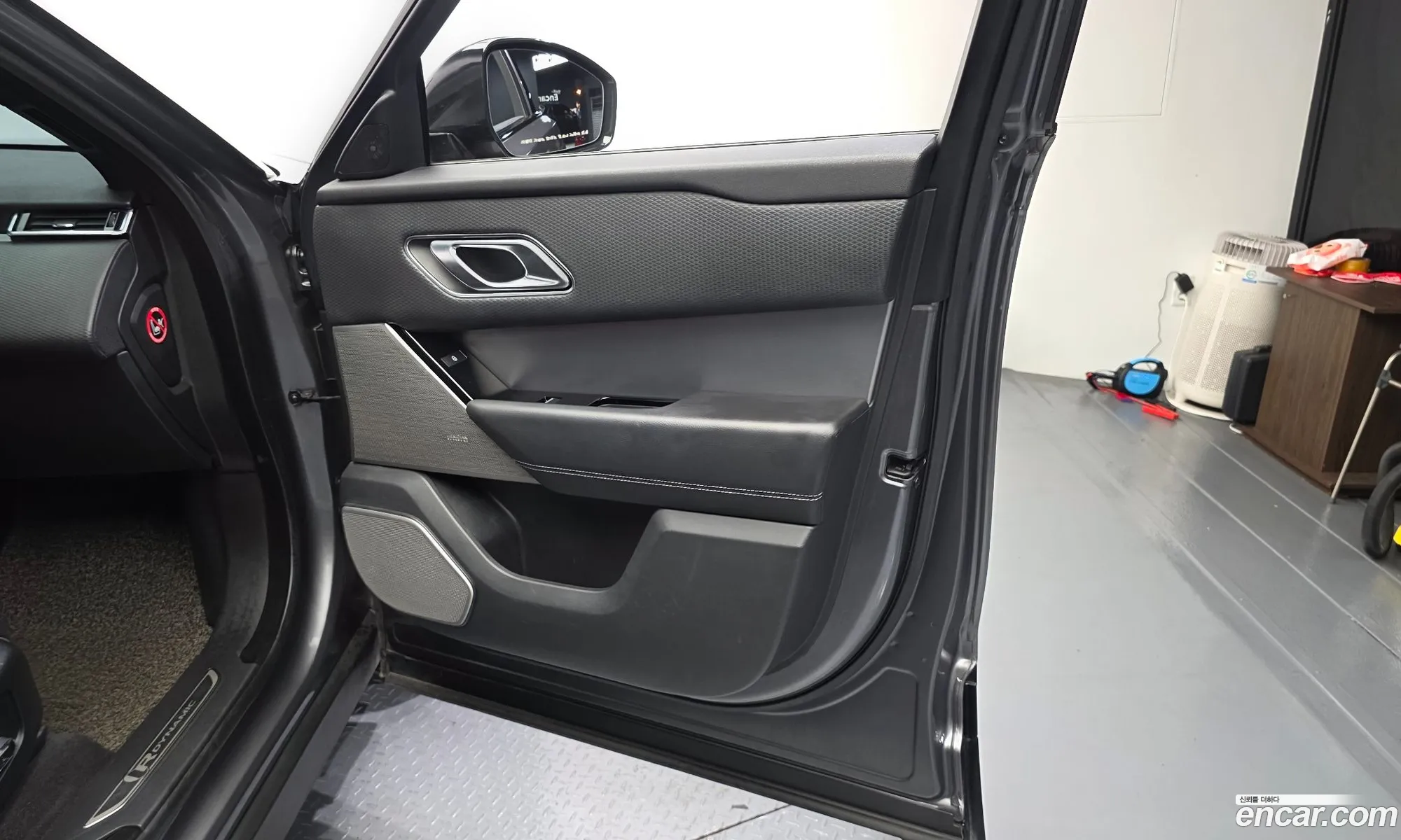Land Rover Range Rover Velar 2019 — 15