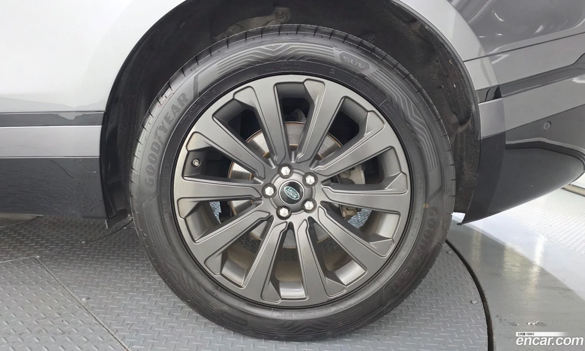 Land Rover Range Rover Velar 2019 — 38
