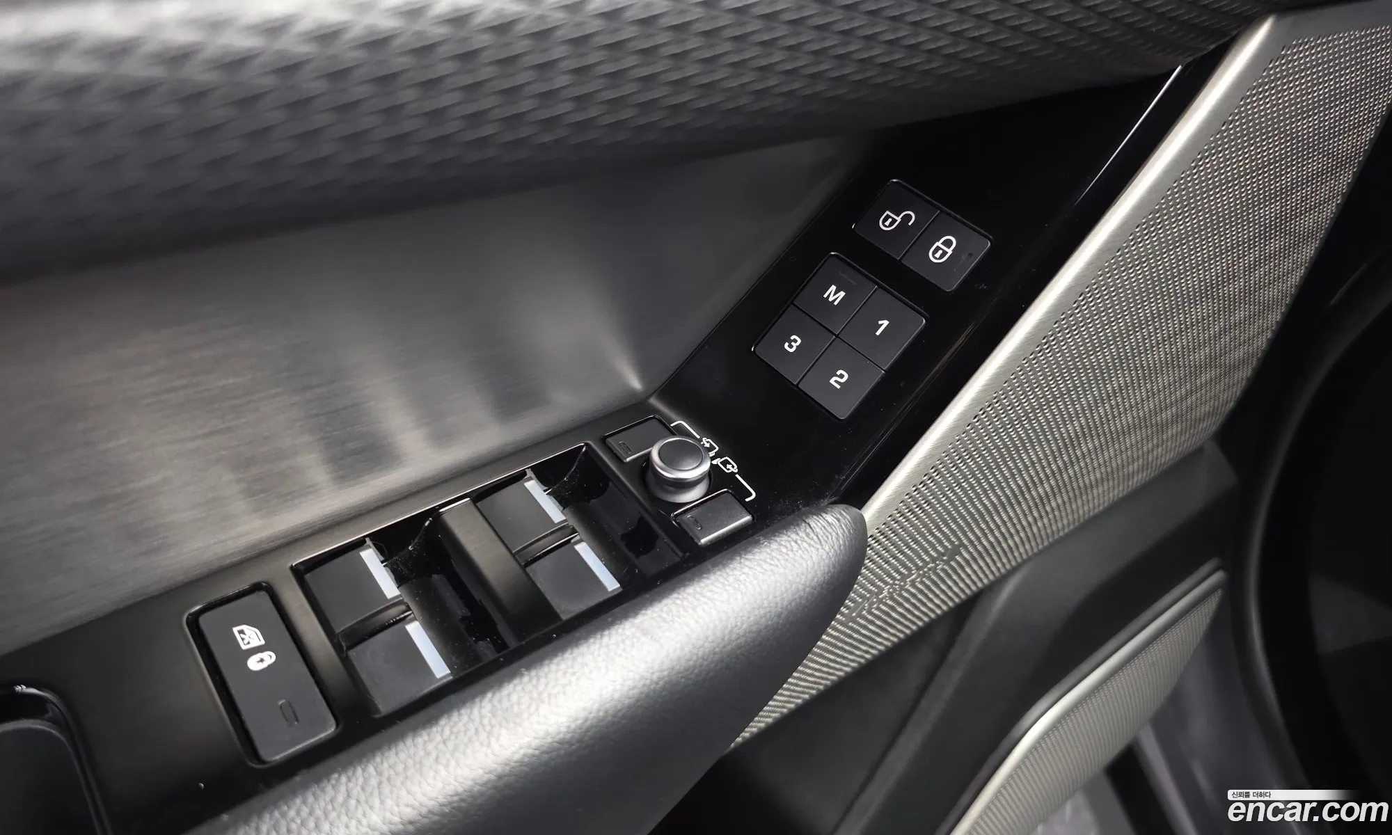 Land Rover Range Rover Velar 2019 — 36