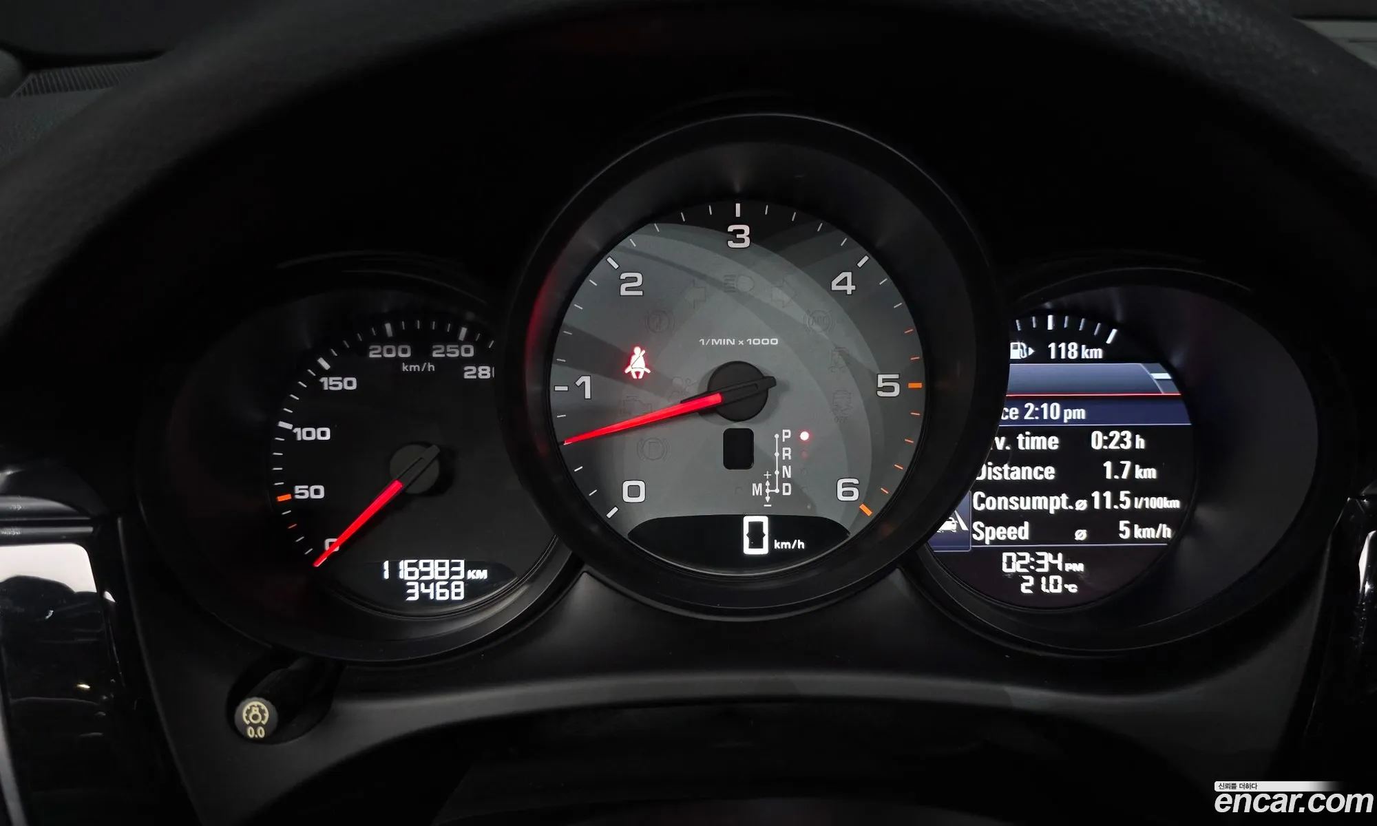 Porsche Macan 2017 — 13
