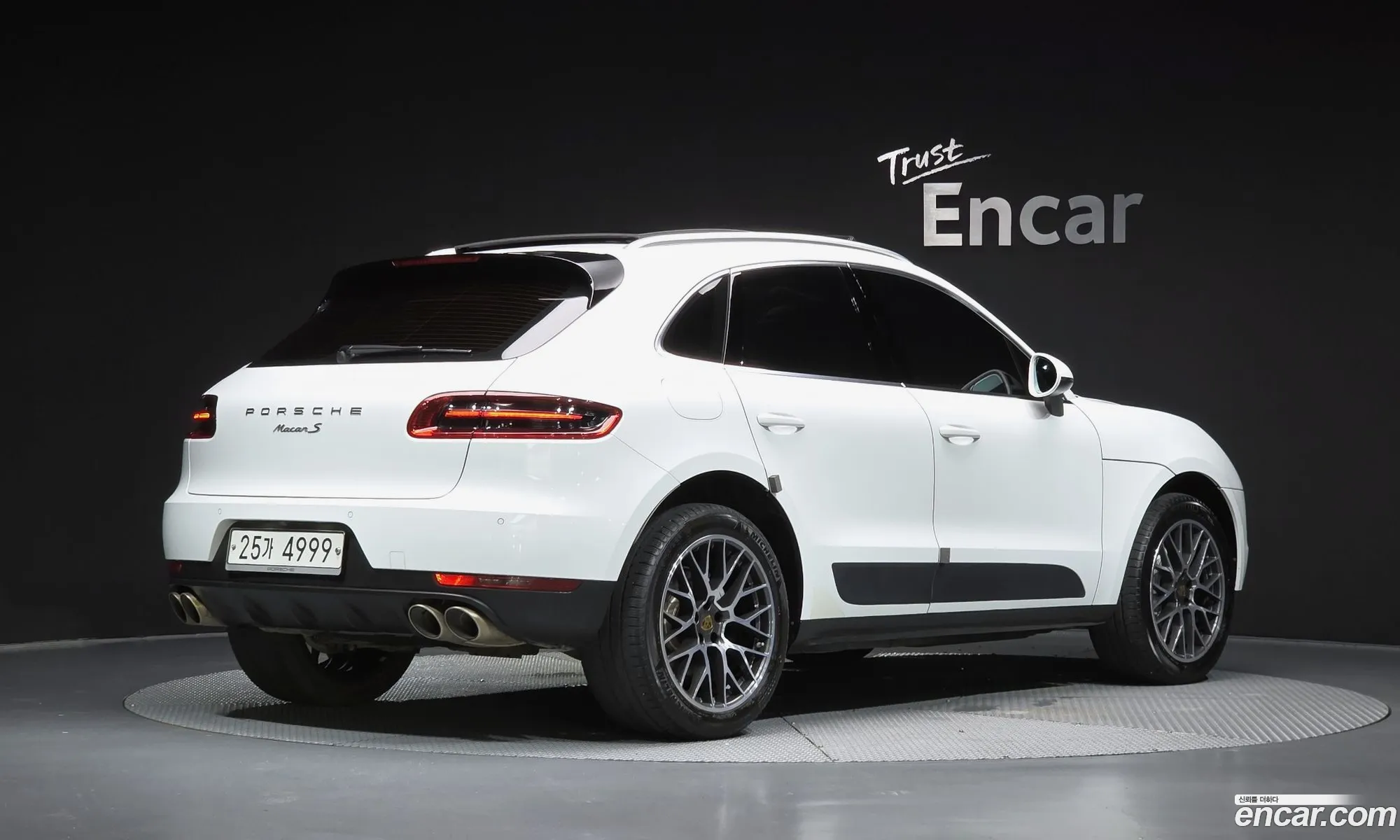 Porsche Macan 2017 — 23