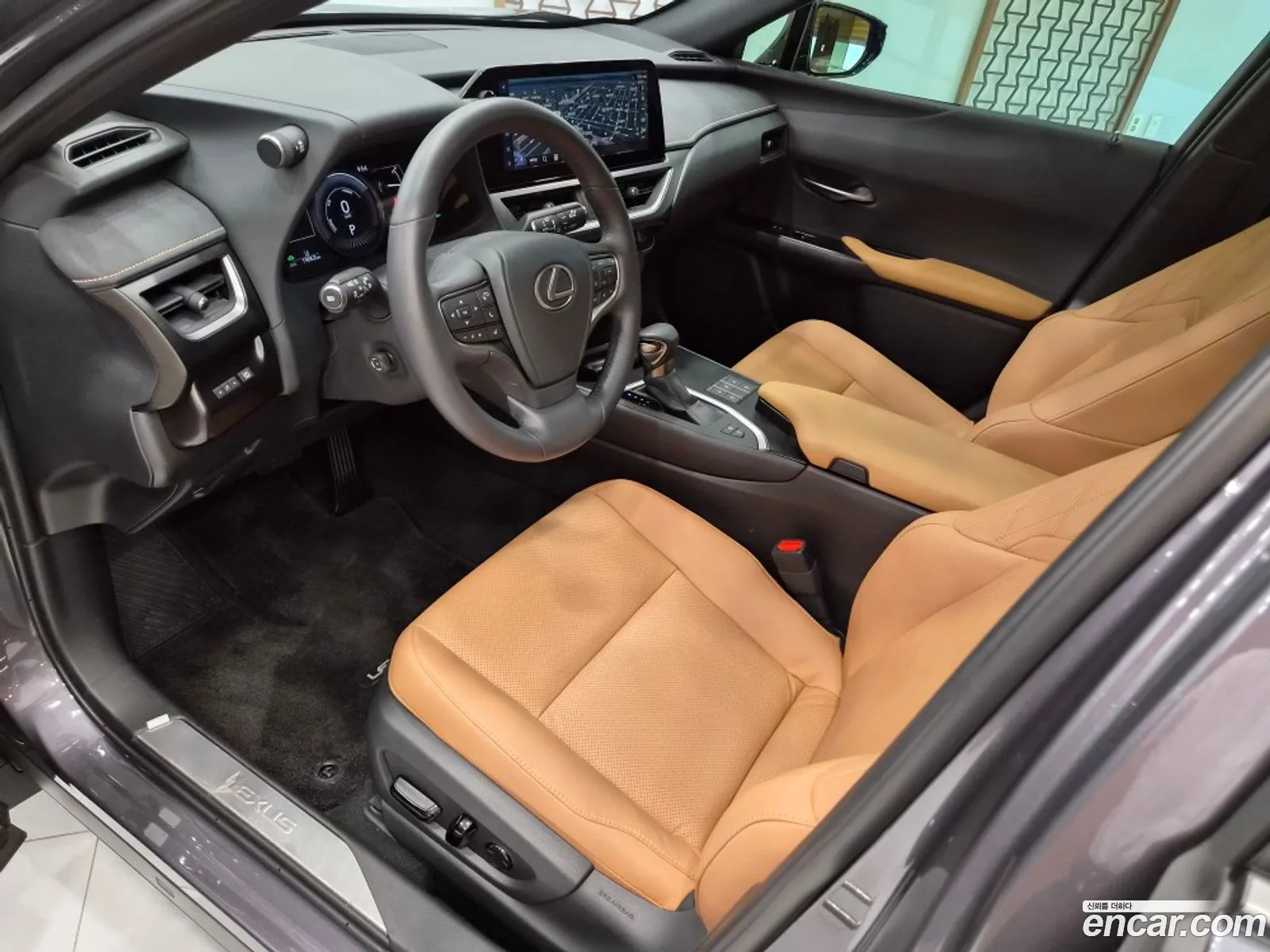 Lexus UX250h 2024 — 13