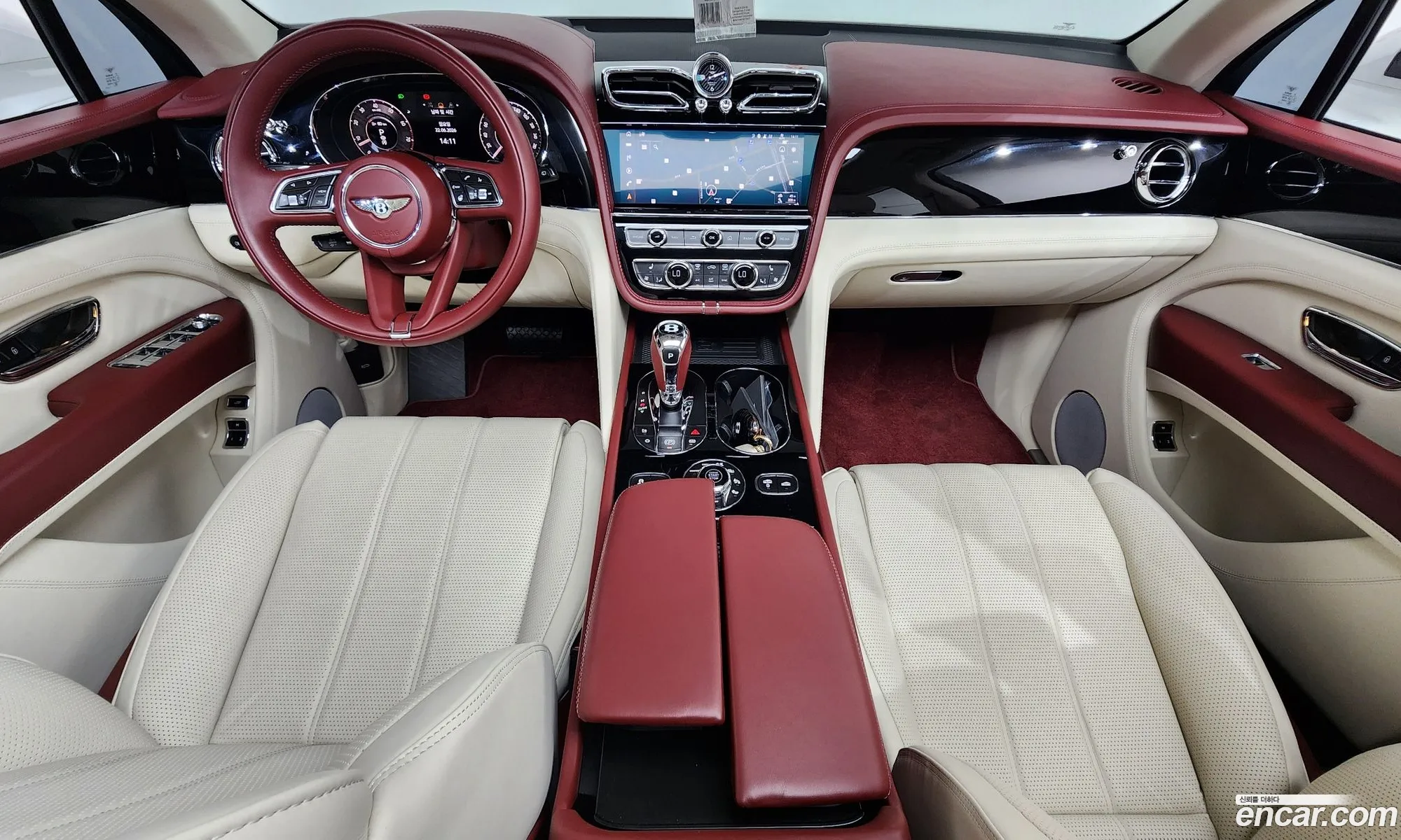 Bentley Bentayga 2024 SJAAT14V9RC027525 — 4