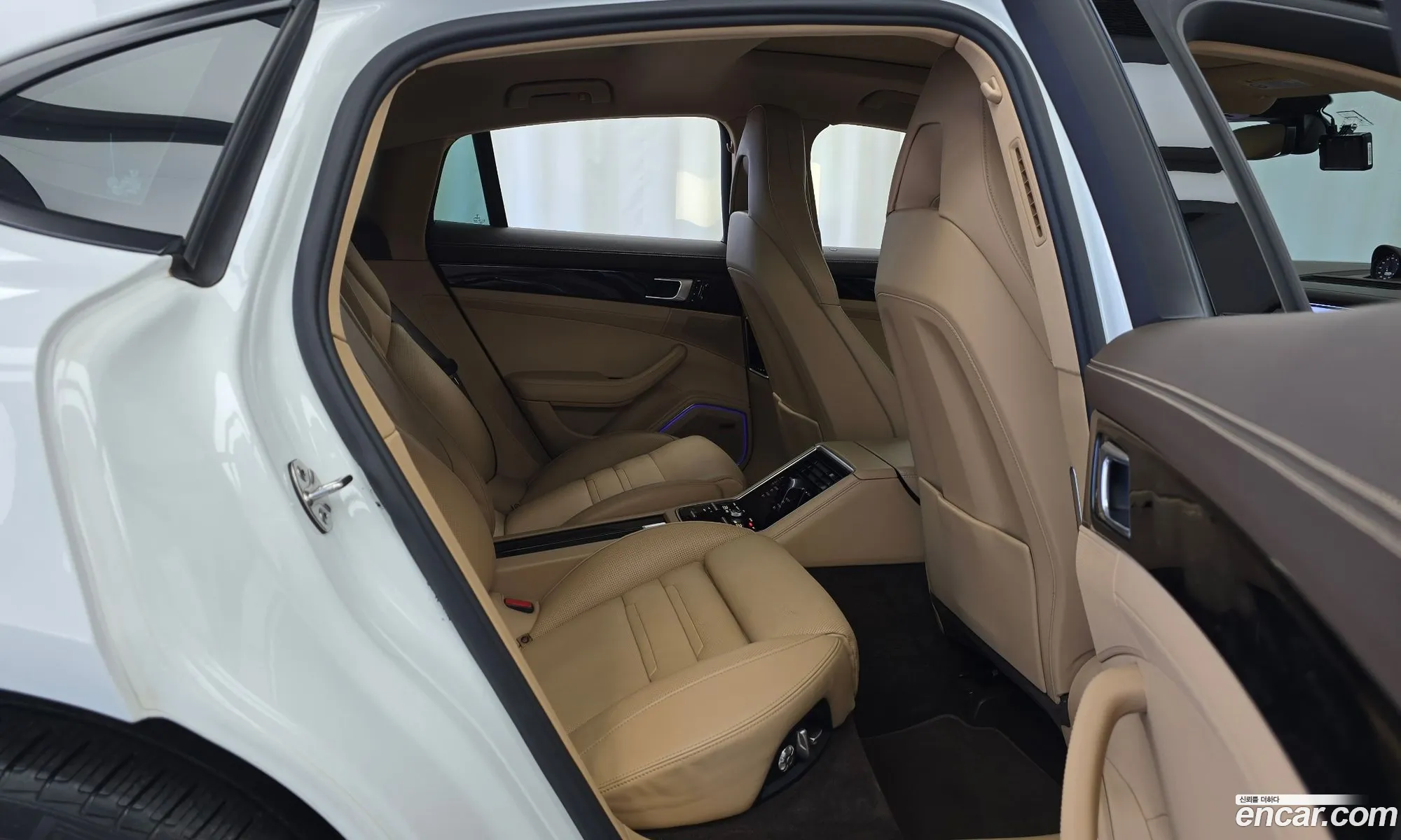 Porsche Panamera 2018 — 16
