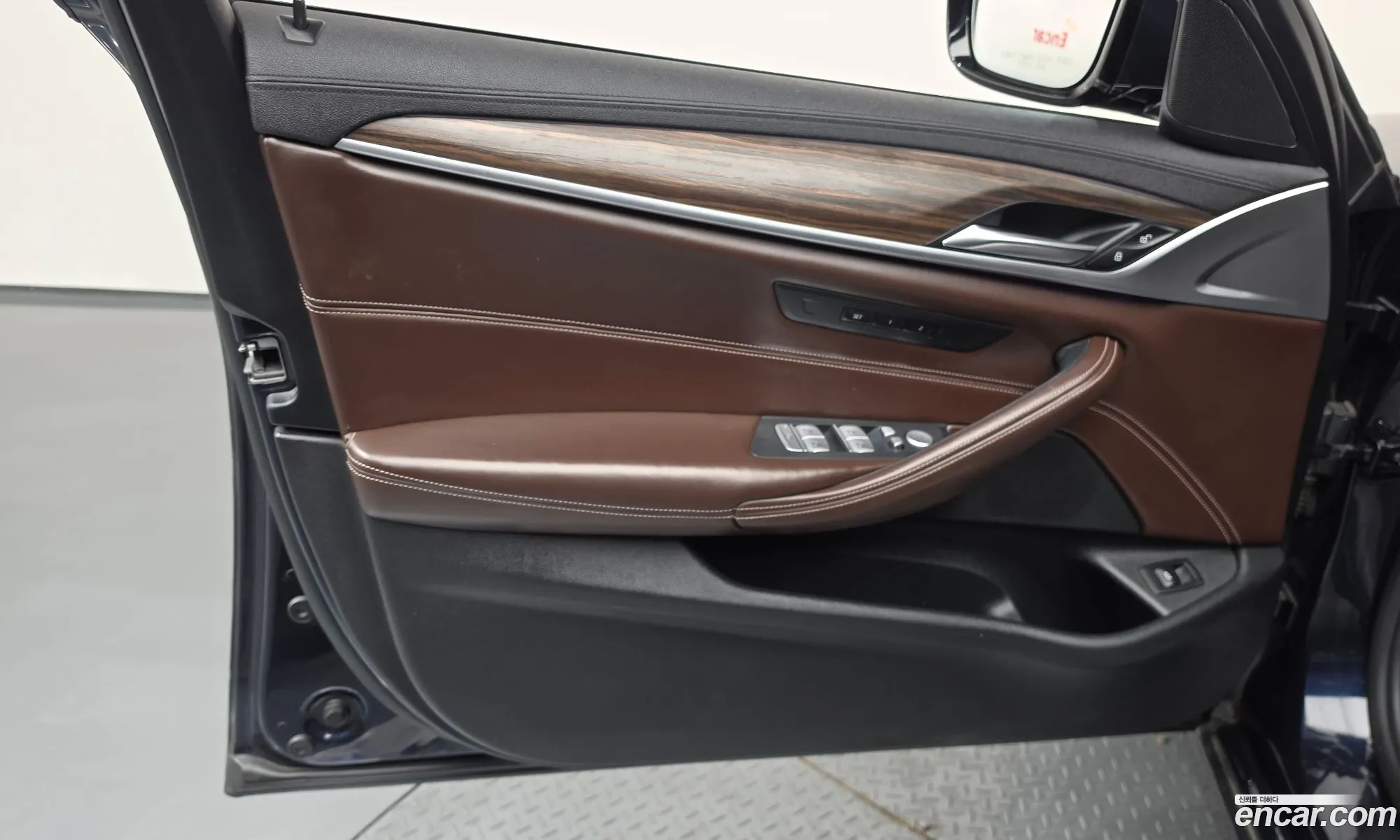 BMW 5 Series 2019 WBAJF3102KBS70645 — 16