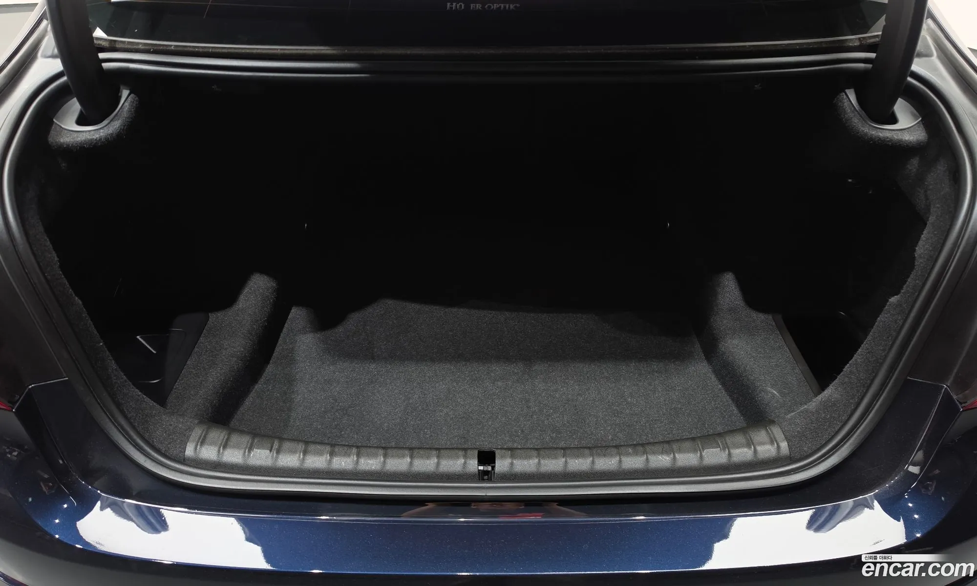 BMW 5 Series 2019 WBAJF3102KBS70645 — 24