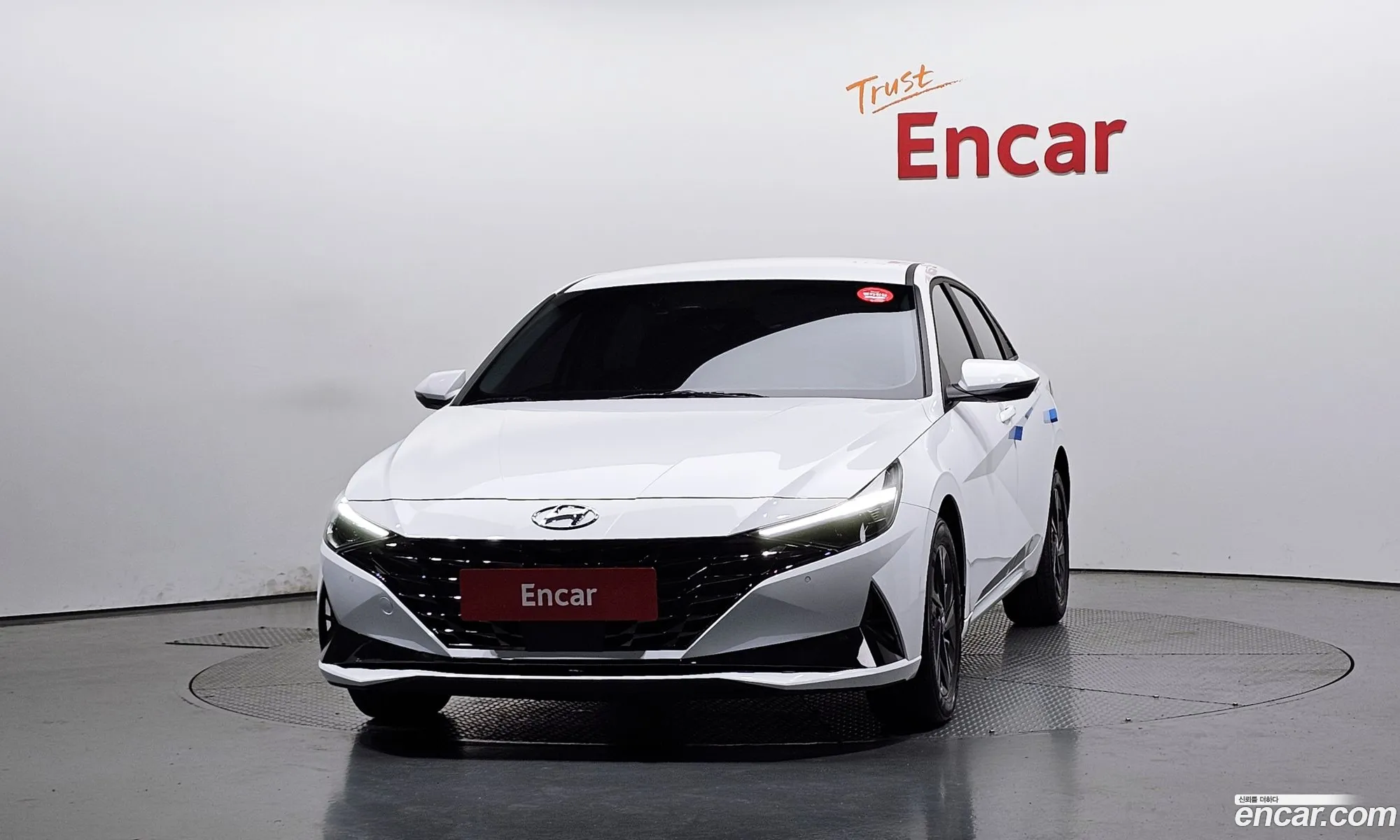 Hyundai Elantra 2022 — 4