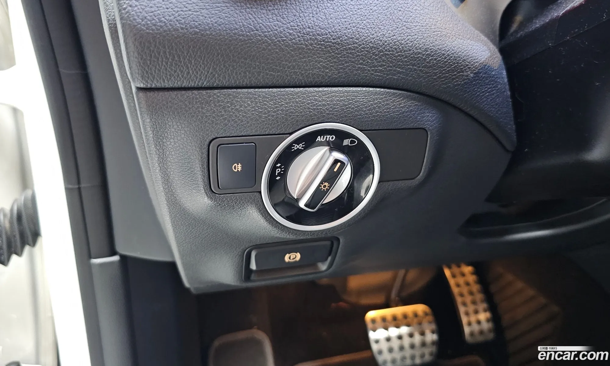 Mercedes-Benz CLA-Class C117 2016 — 12