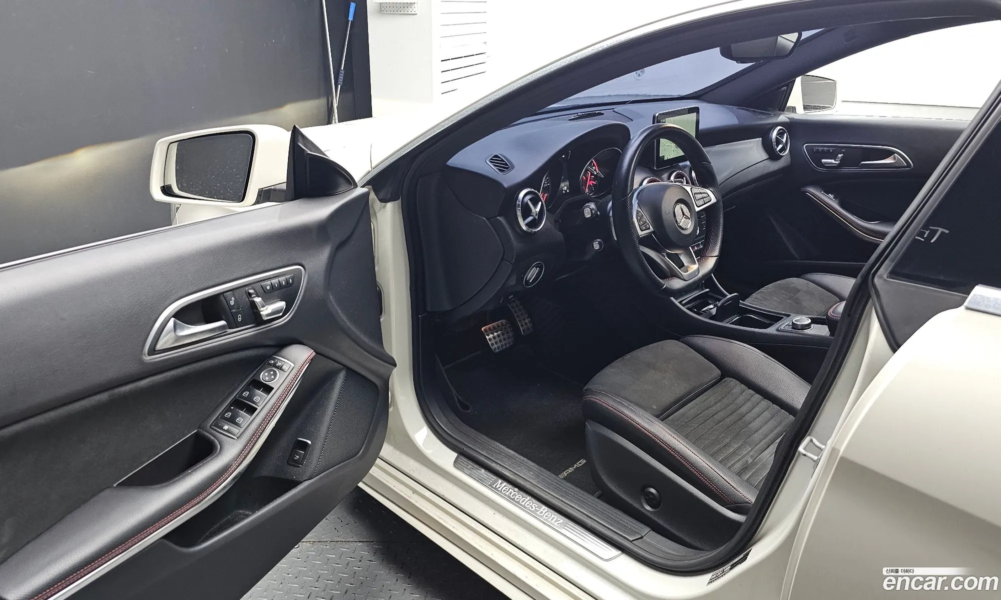 Mercedes-Benz CLA-Class C117 2016 — 17