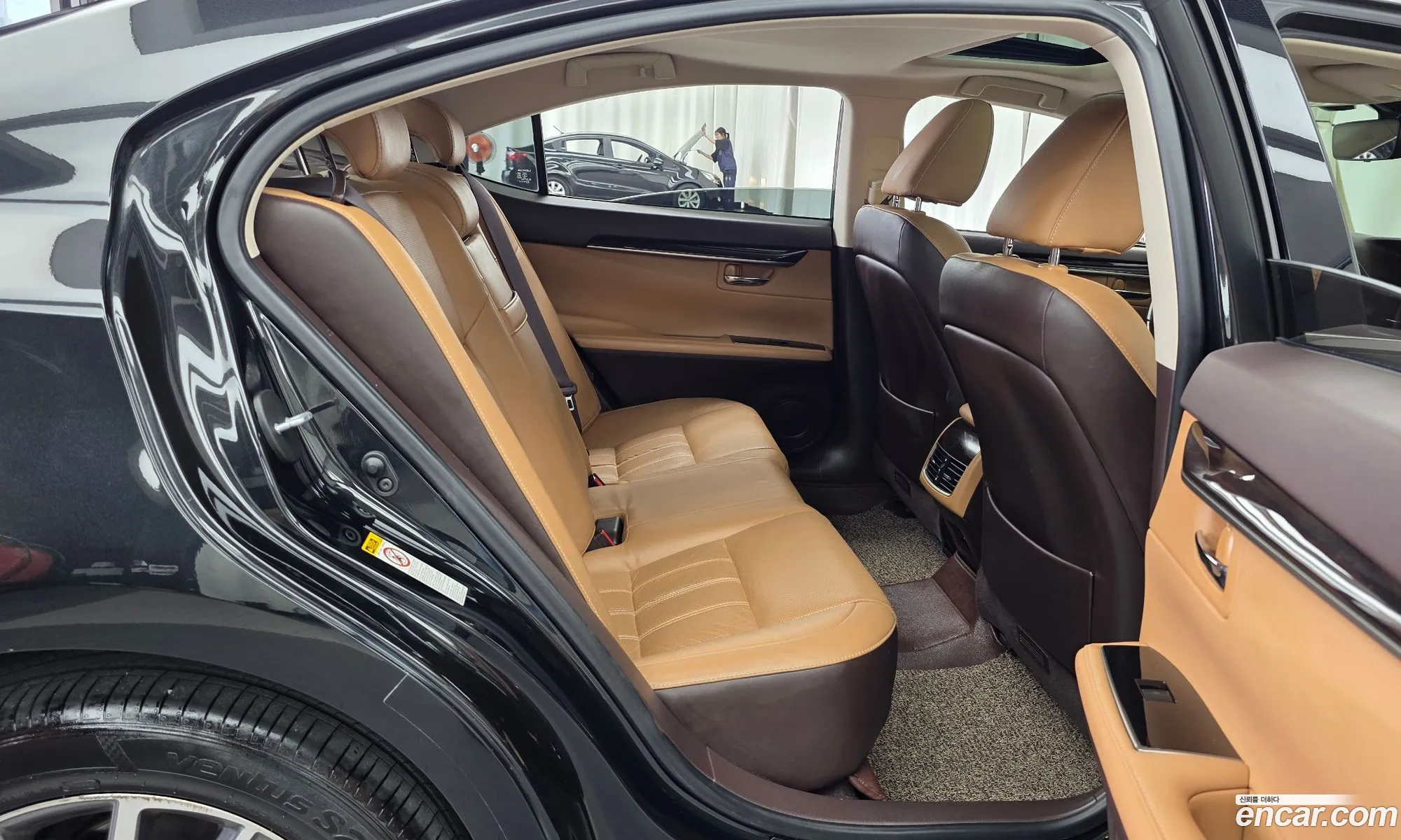 Lexus ES300h 2018 JTHBW1GGXJ2180270 — 3