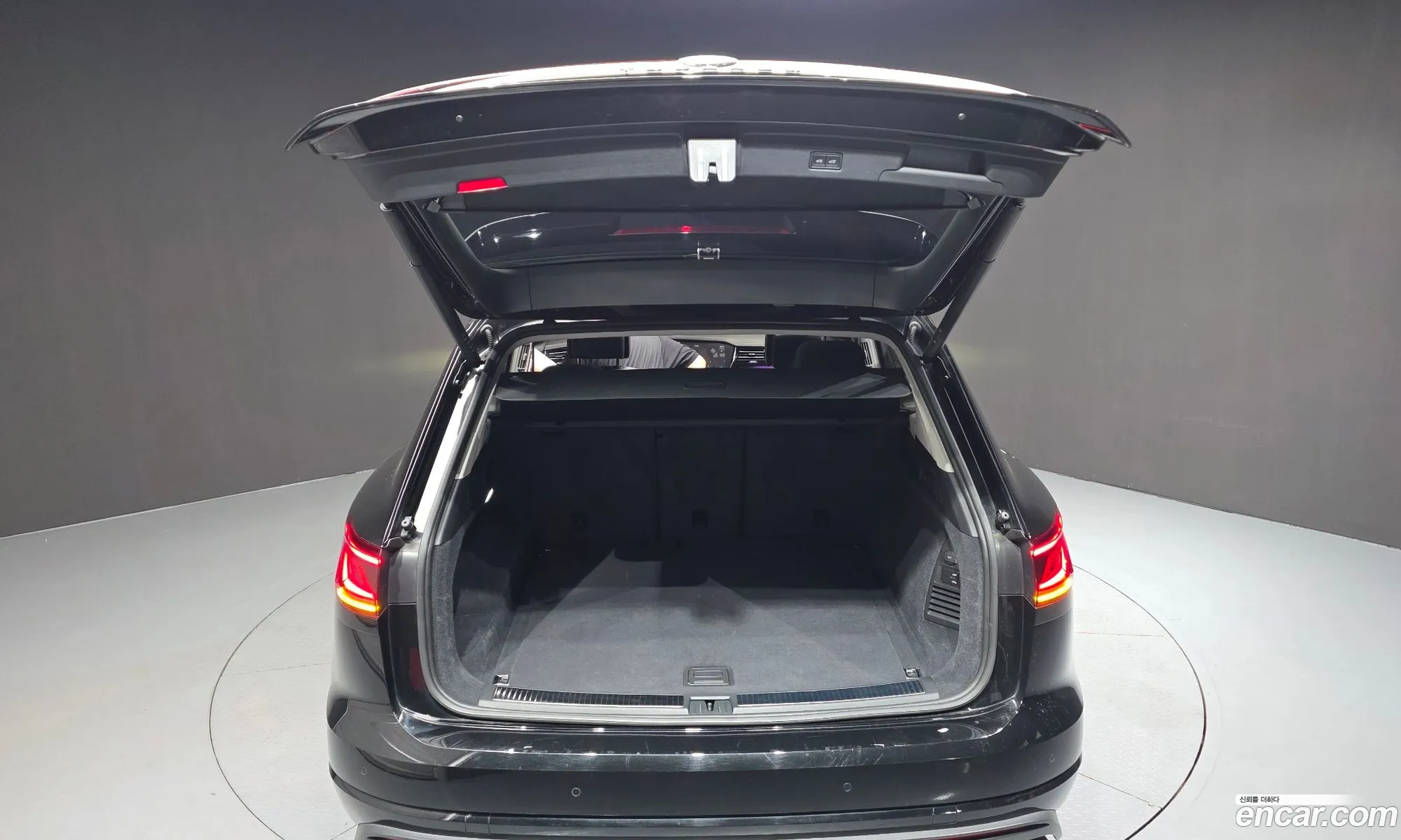 Volkswagen Touareg 2024 — 21