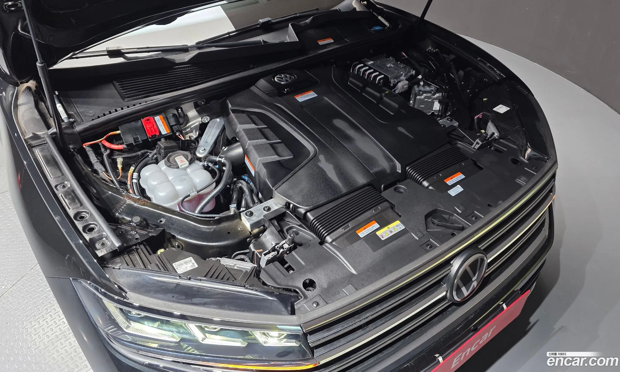 Volkswagen Touareg 2024 — 24