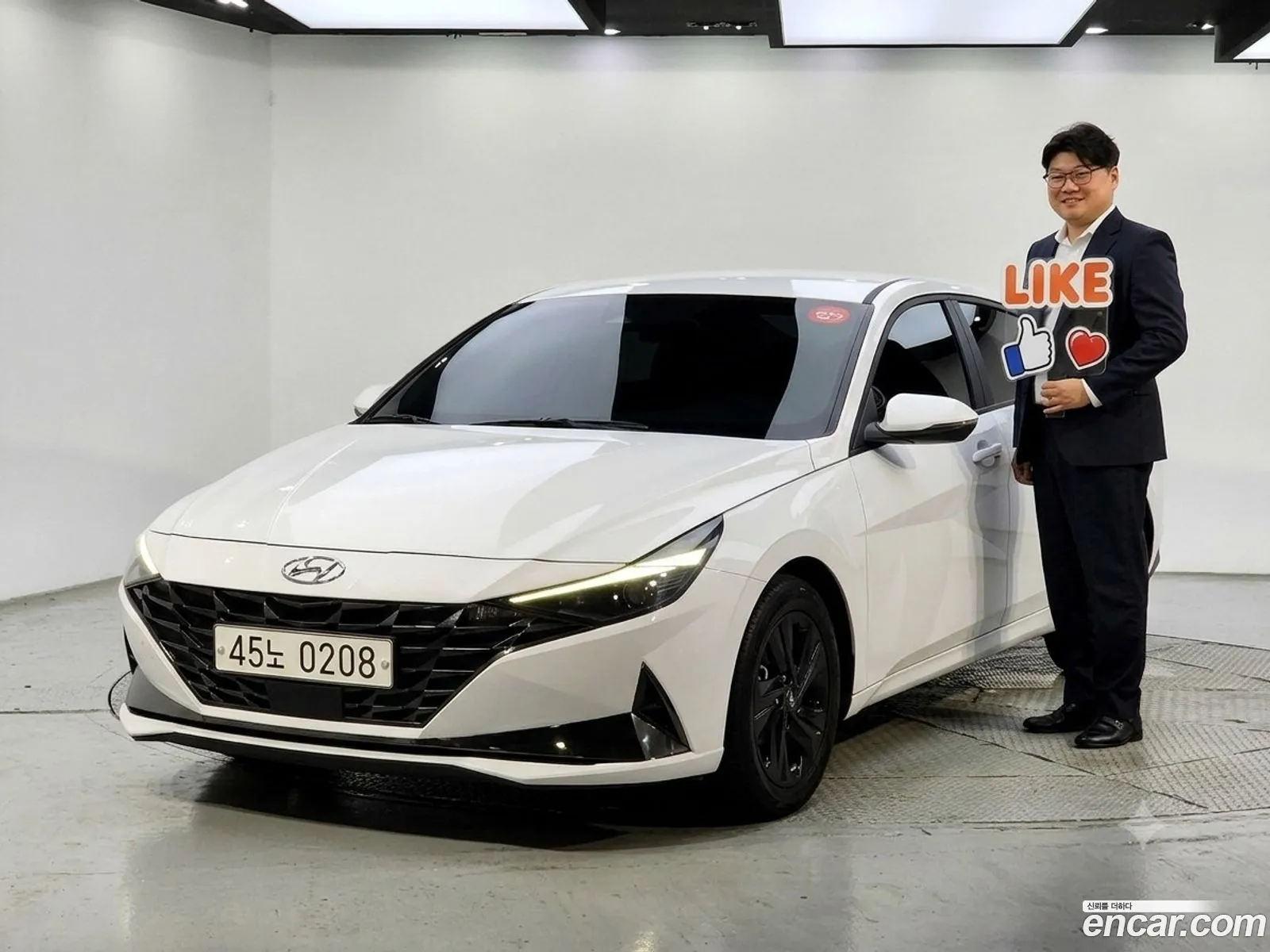 Hyundai Elantra Hybrid 2020 — 4