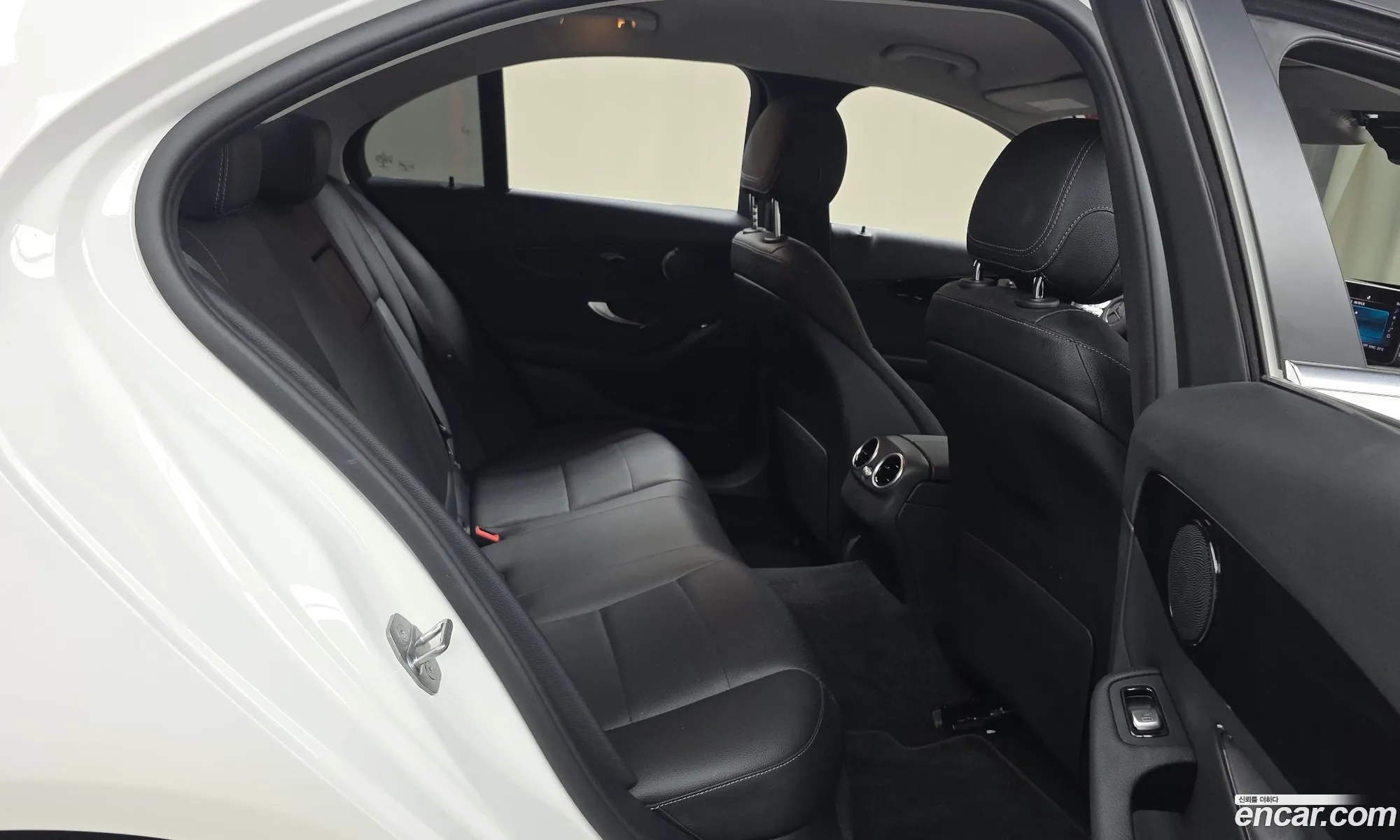 Mercedes-Benz C-Class W205 2019 — 27
