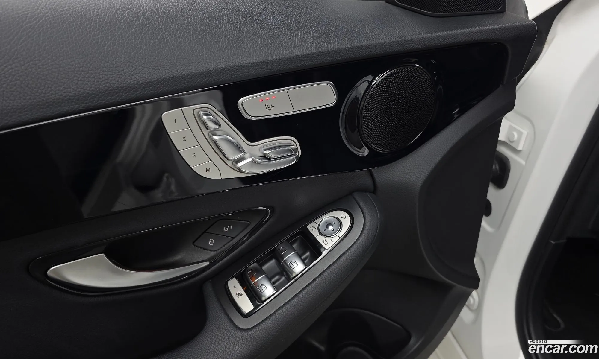 Mercedes-Benz C-Class W205 2019 — 24