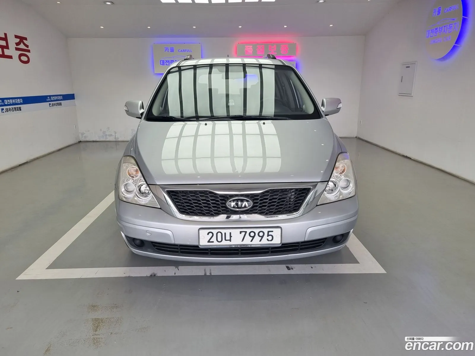 Kia Carnival R 2010 — 3