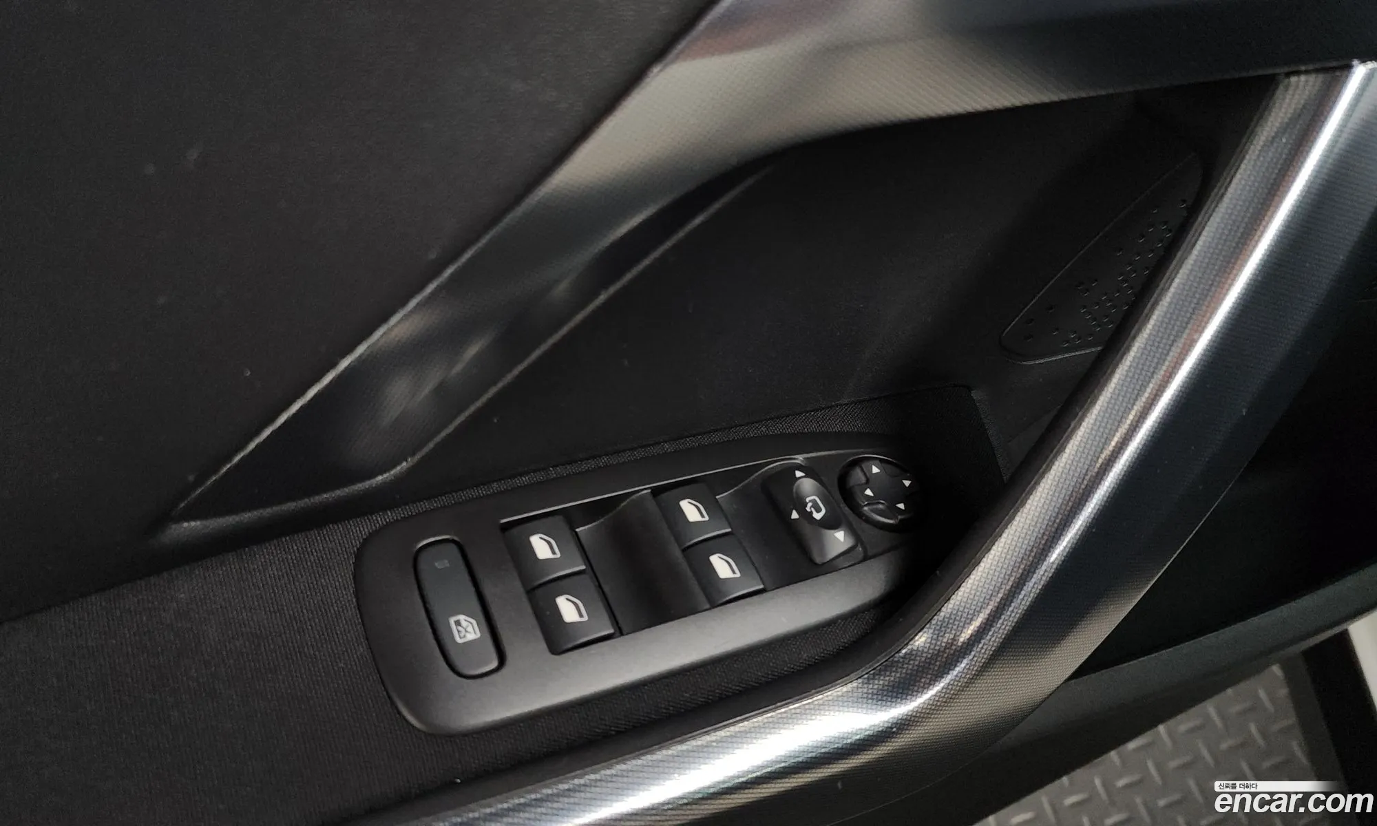 Peugeot 2008 2019 VF3CUYHXNKY003591 — 2