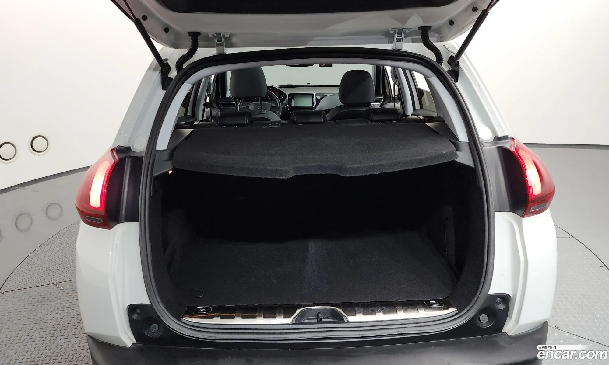 Peugeot 2008 2019 VF3CUYHXNKY003591 — 16