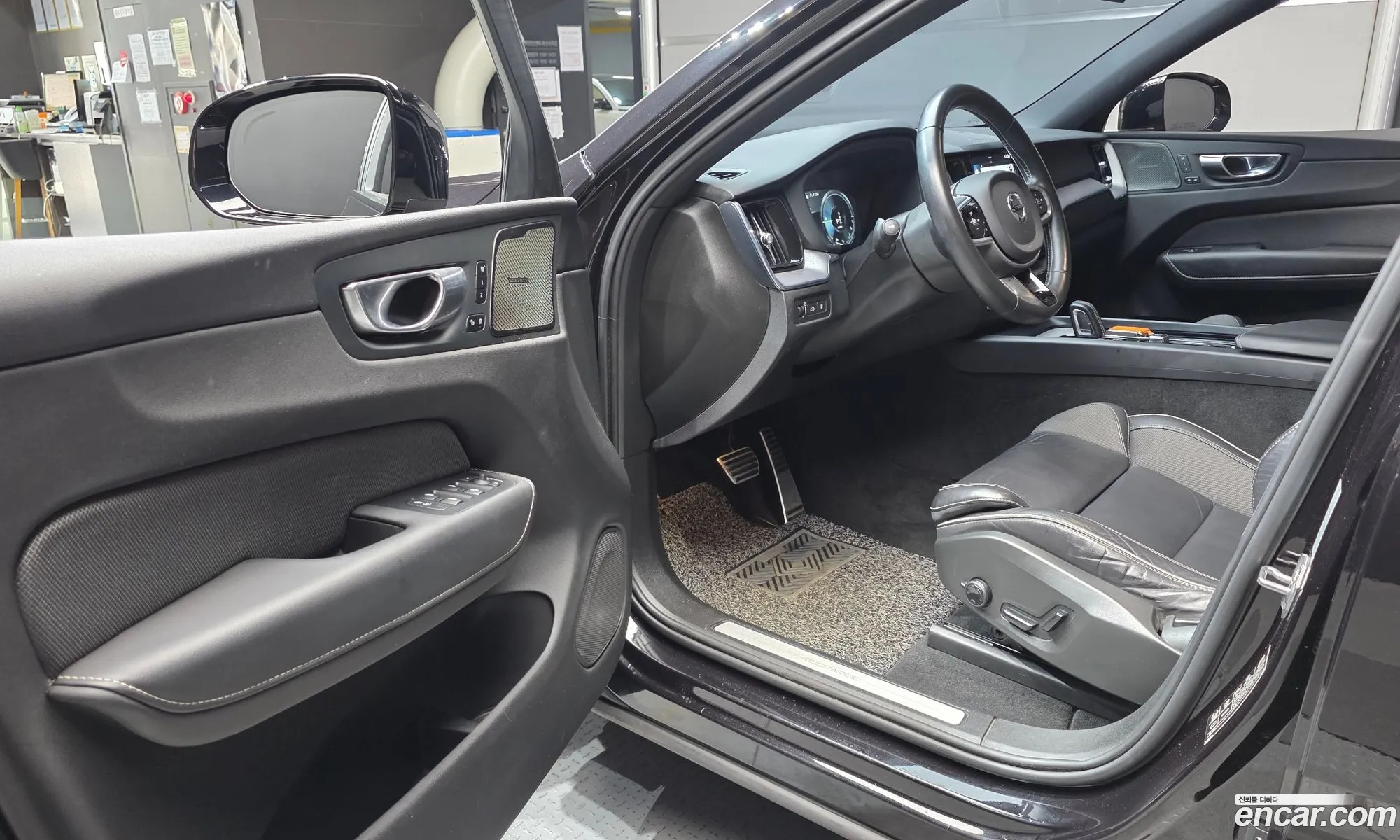 Volvo XC60 2021 — 26