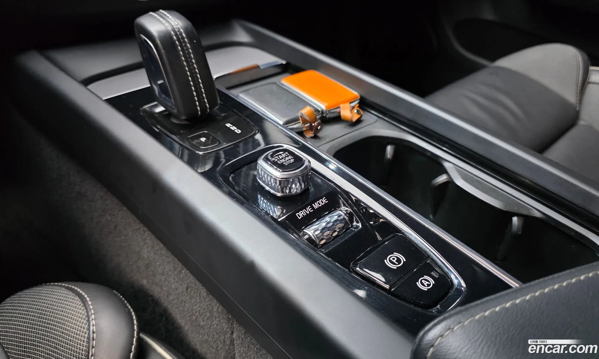 Volvo XC60 2021 — 2
