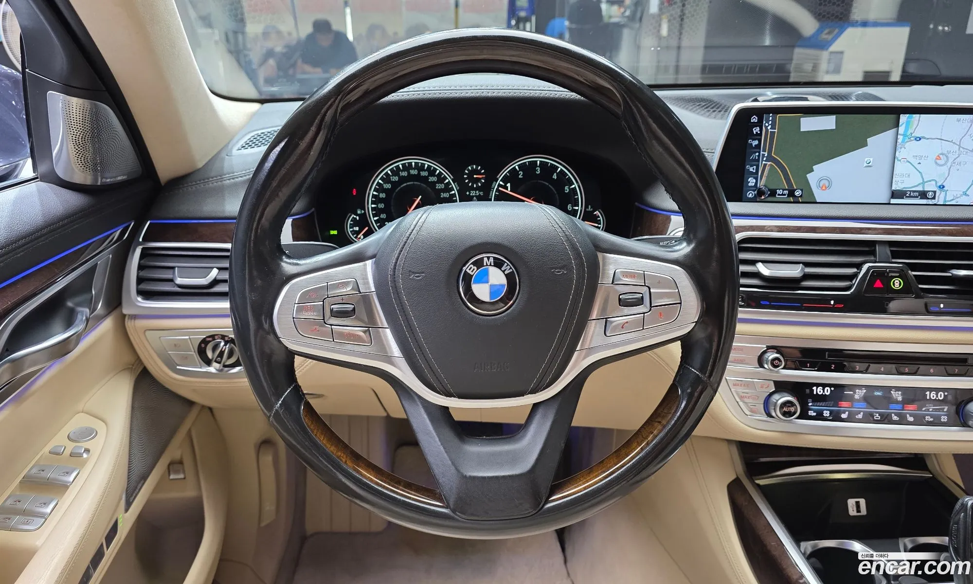 BMW 7 Series 2016 WBA7F2102GG382330 — 12