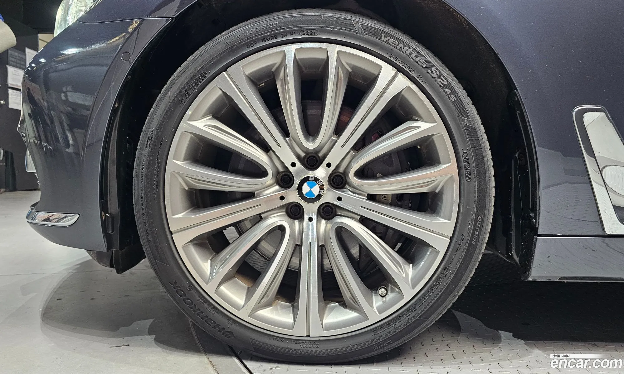 BMW 7 Series 2016 WBA7F2102GG382330 — 19