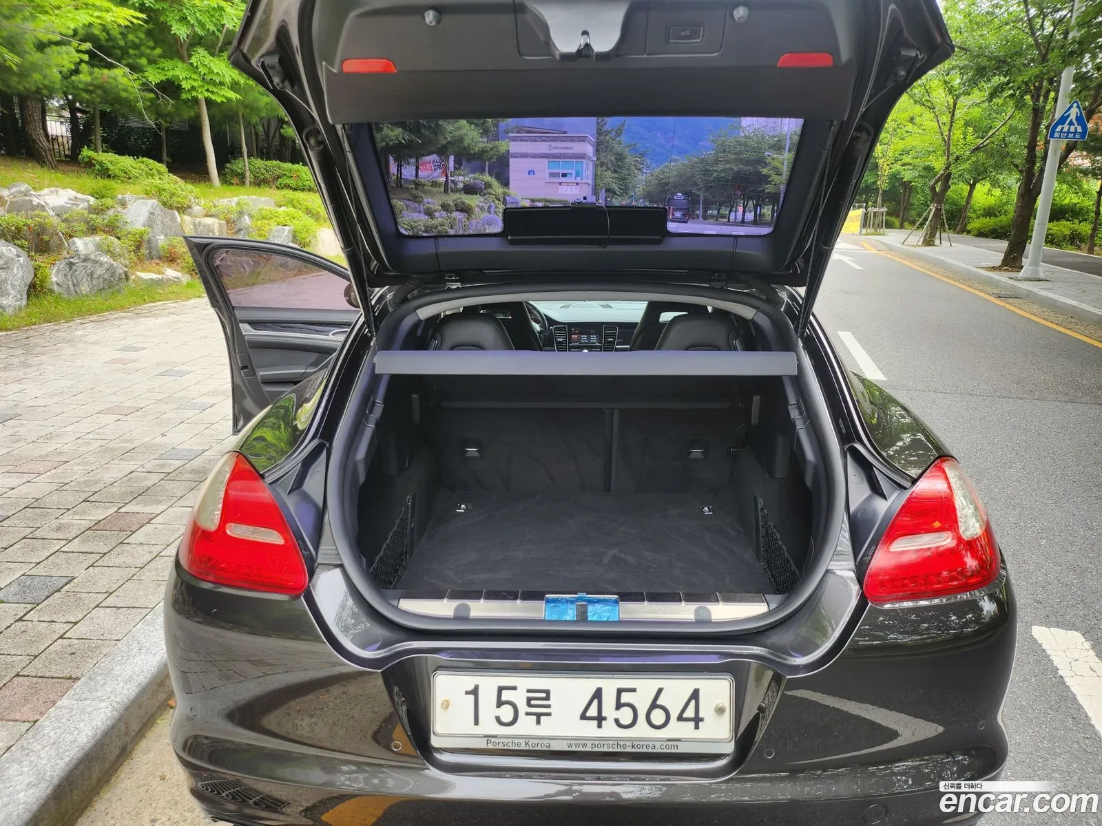 Porsche Panamera 2011 — 17