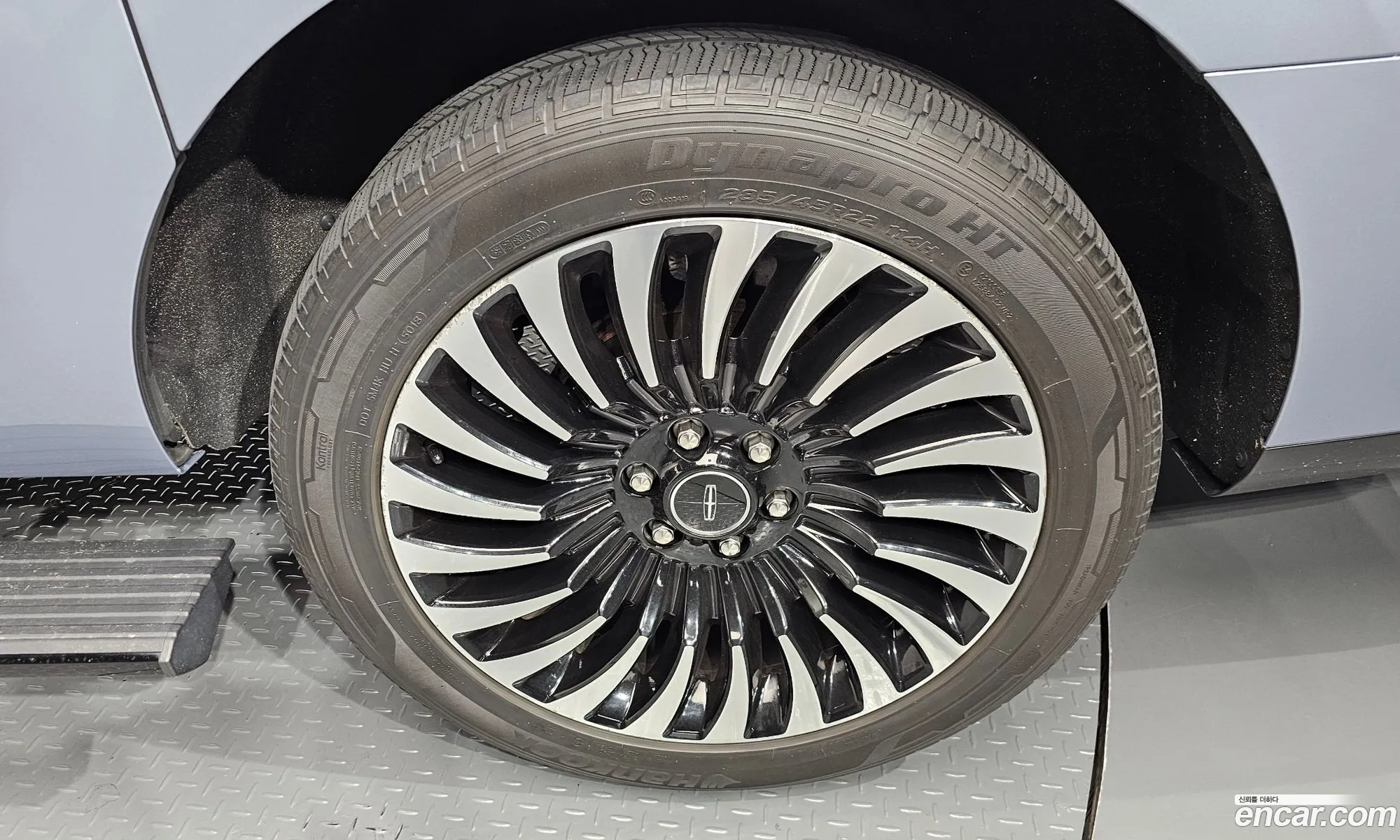 Lincoln Navigator