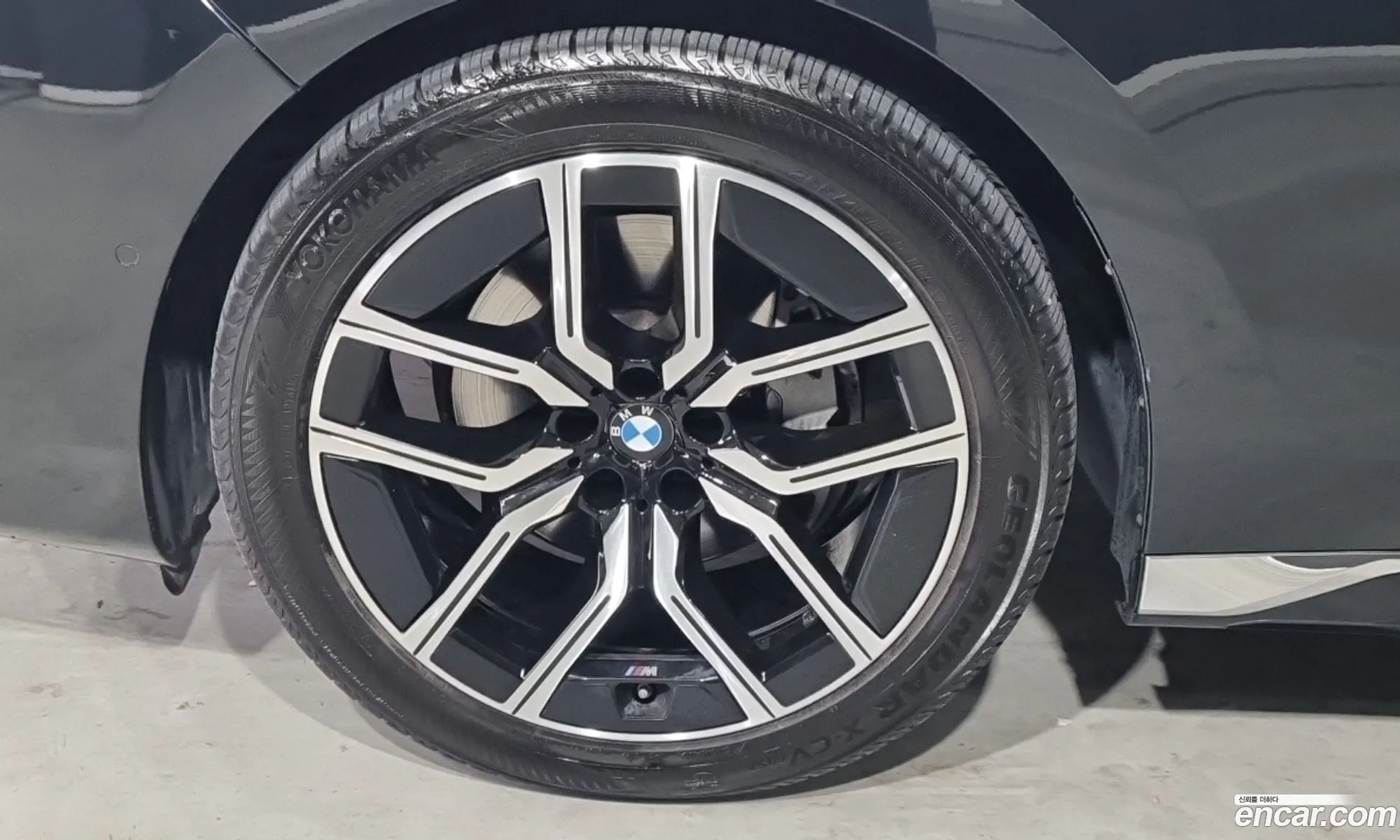 BMW 7 Series 2024 — 9