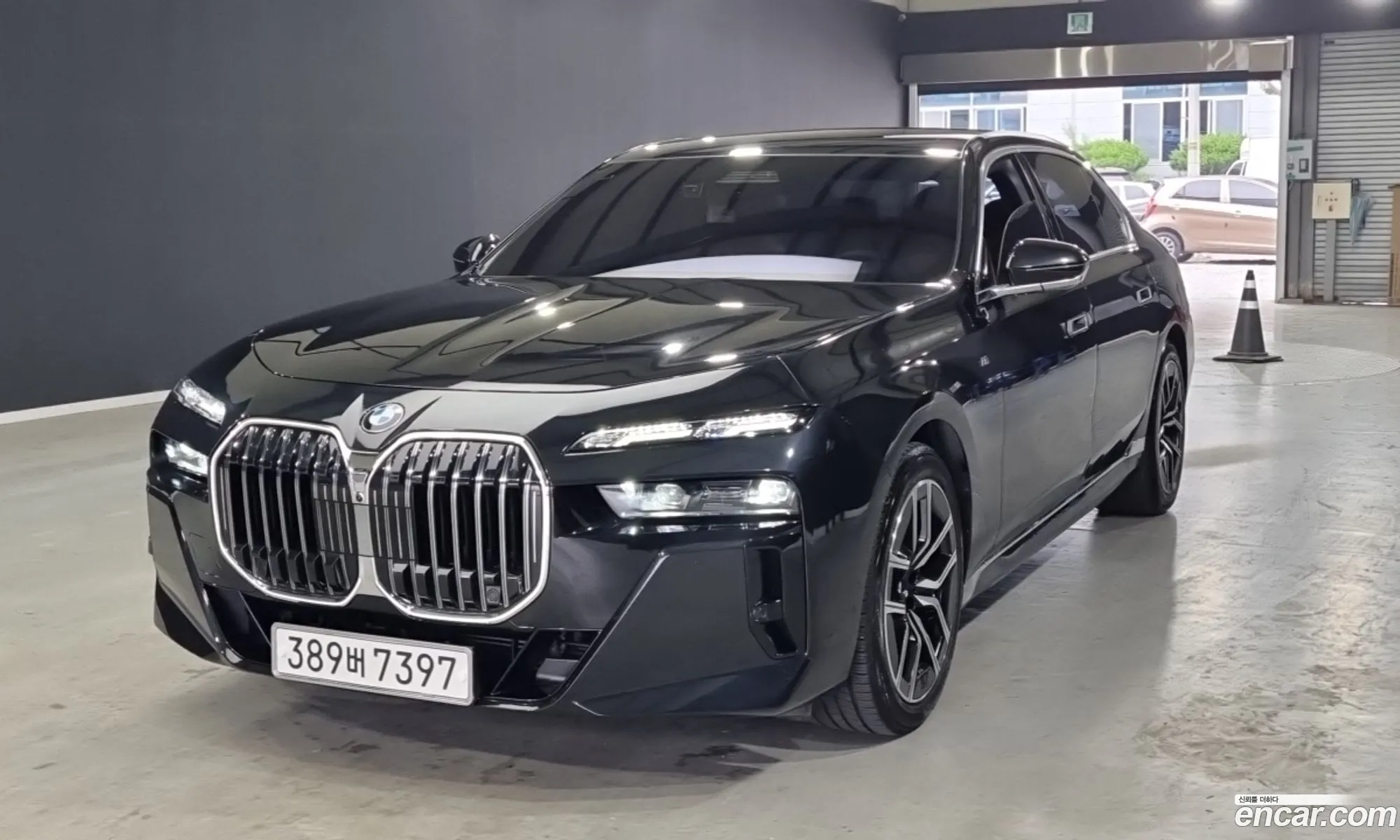 BMW 7 Series 2024 — 7