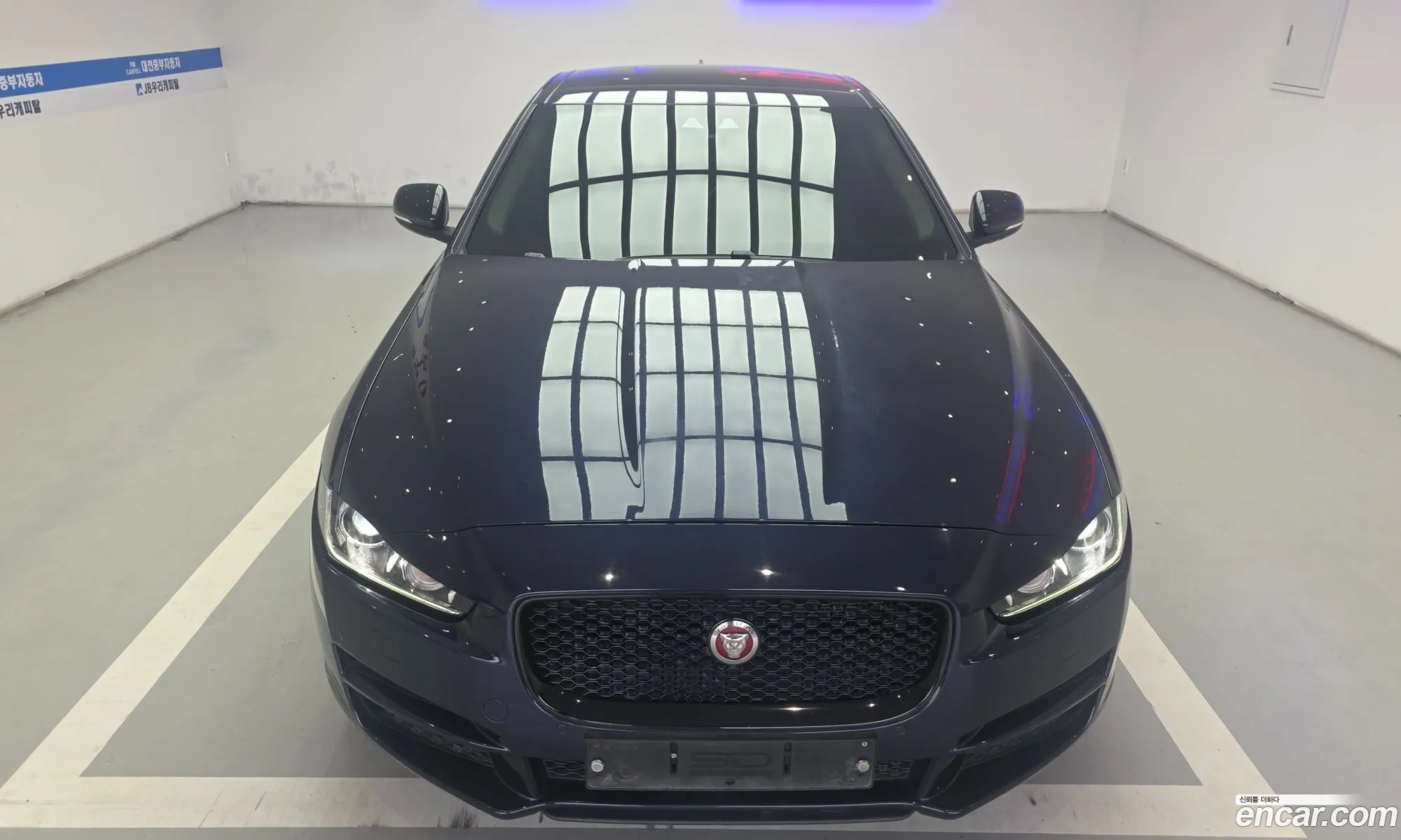 Jaguar XE 2017 — 13