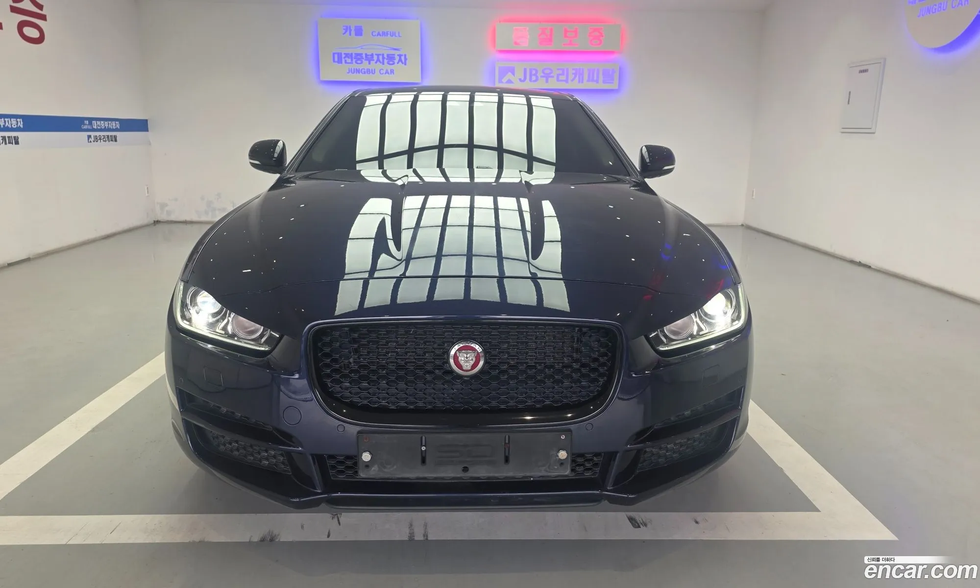 Jaguar XE 2017 — 20