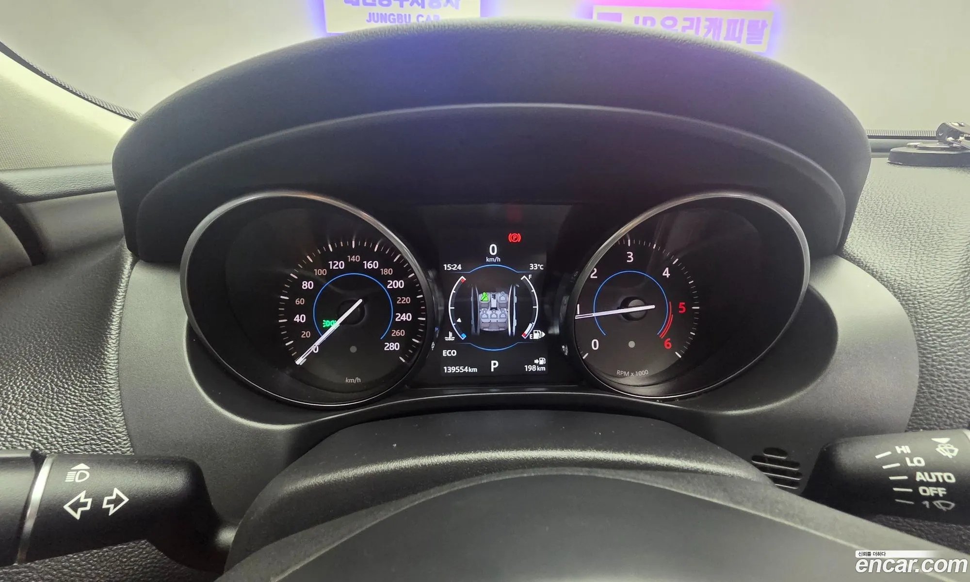 Jaguar XE 2017 — 17