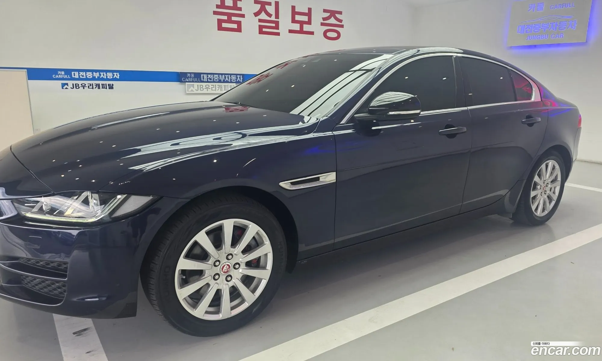 Jaguar XE 2017 — 18