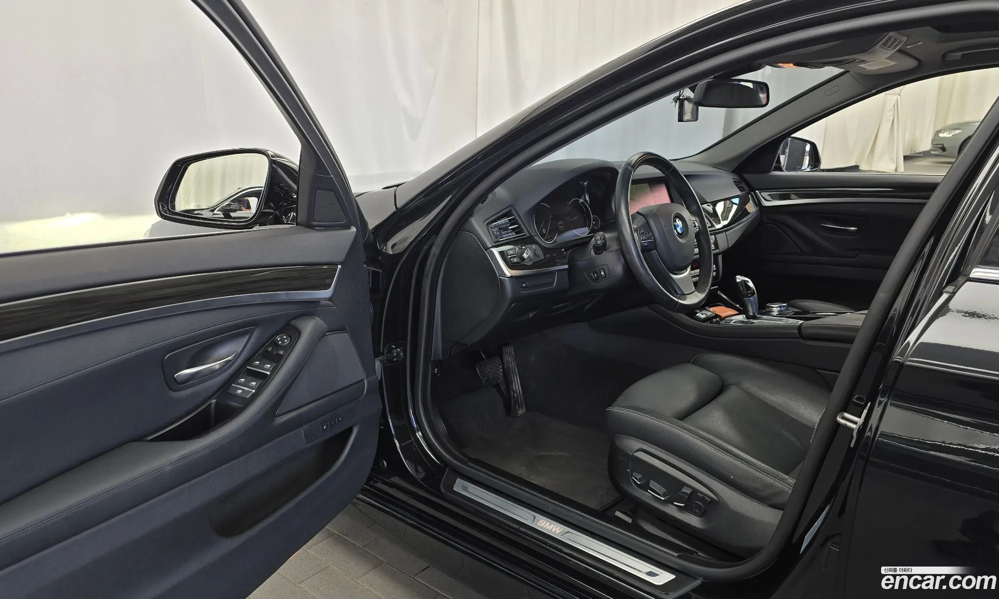 BMW 5 Series 2016 WBA5E5108GG071688 — 14