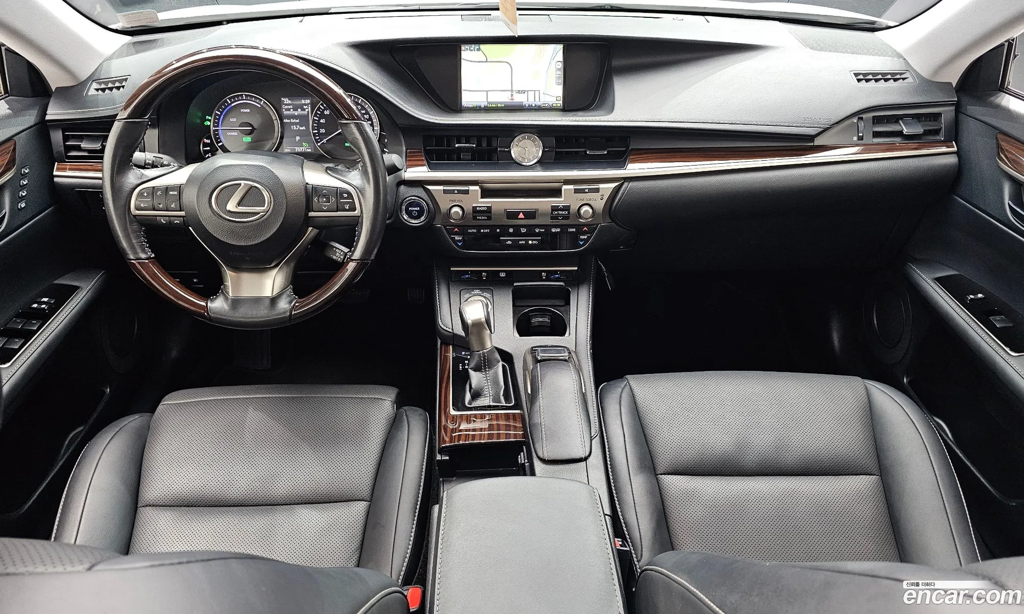 Lexus ES300h 2016 — 5