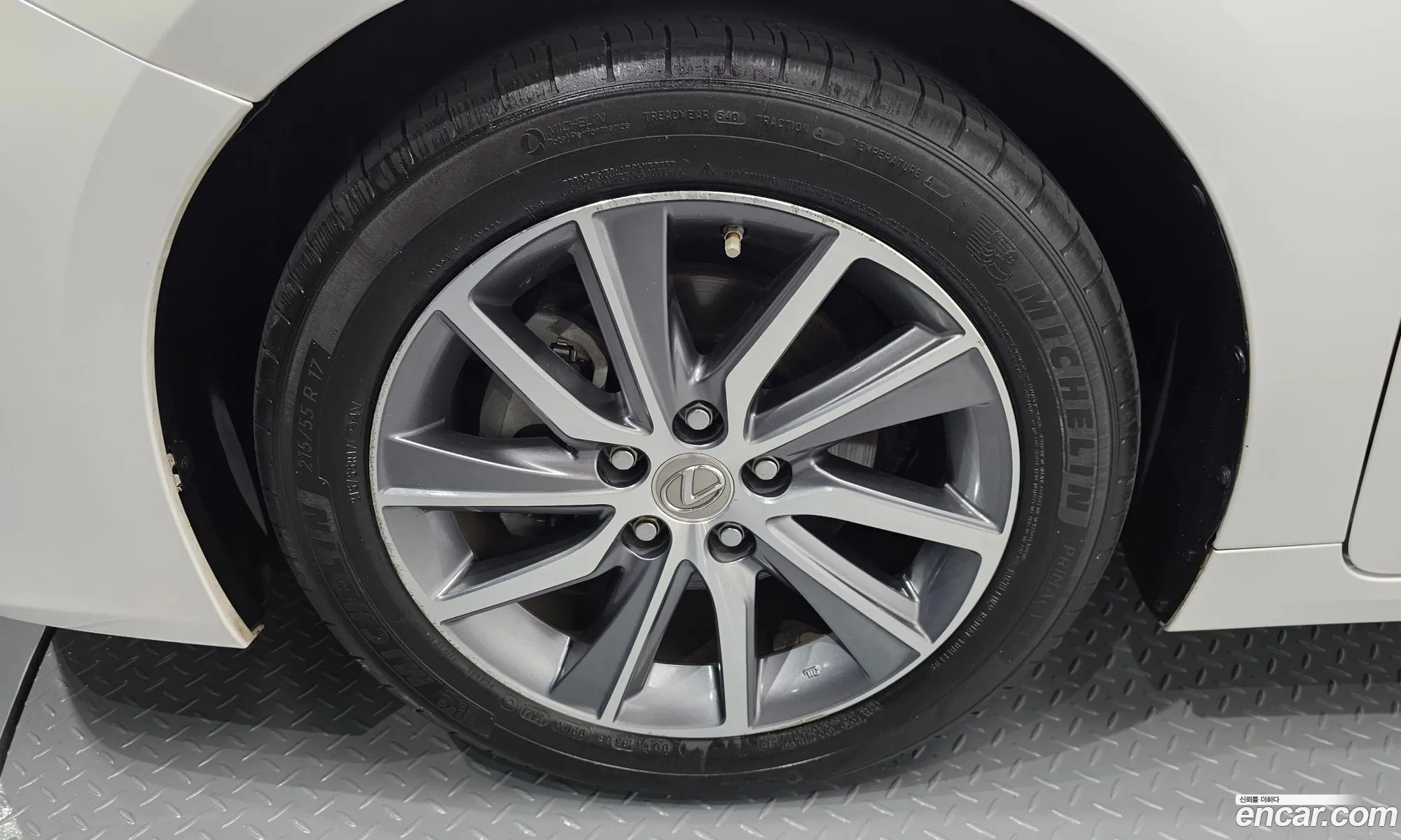 Lexus ES300h 2016 — 8