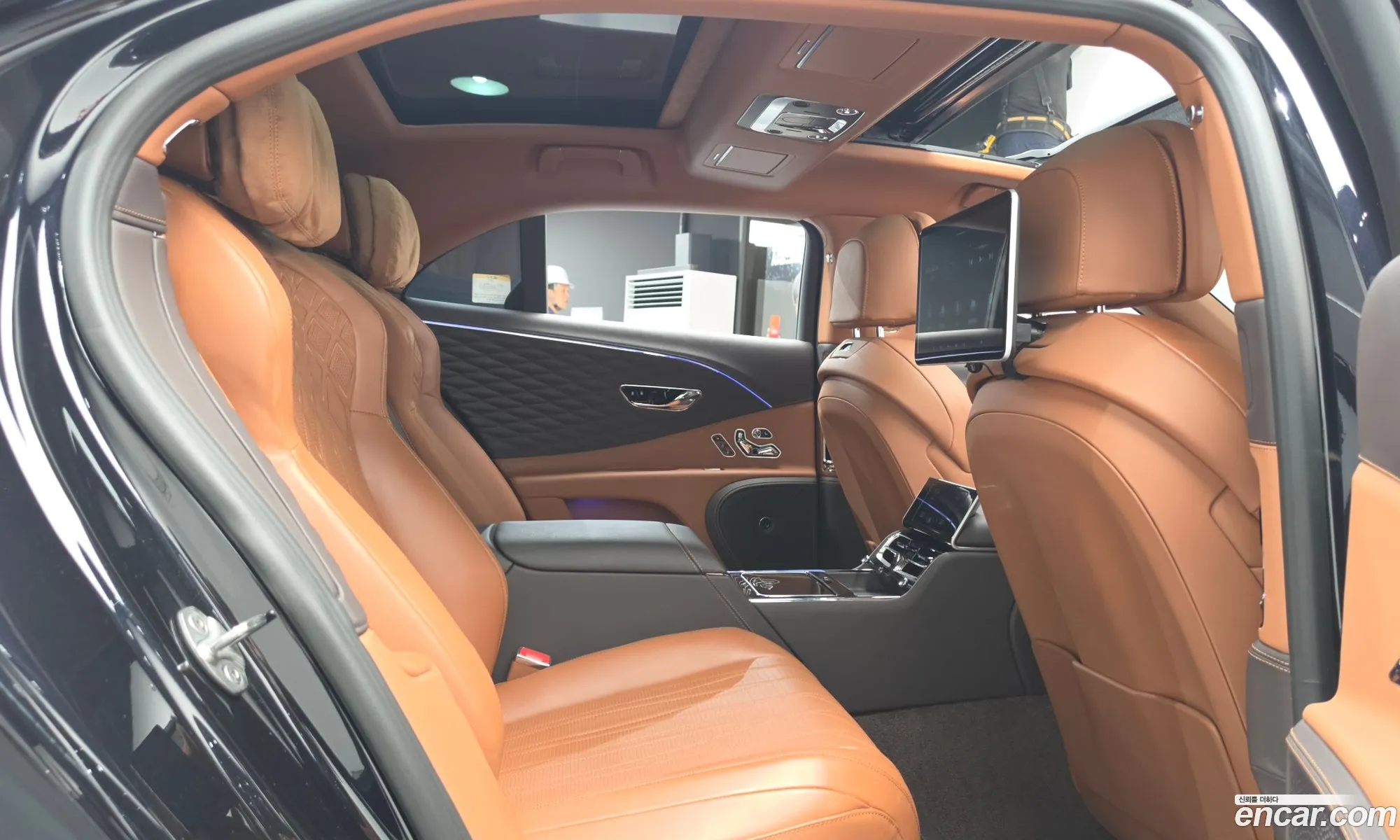 Bentley Flying Spur 2023 — 19