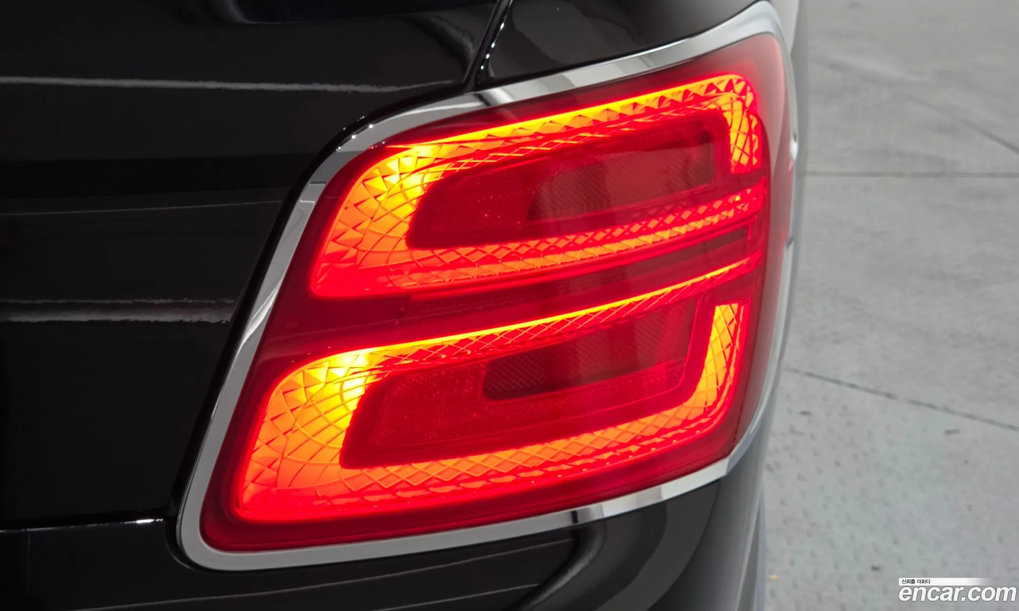 Bentley Flying Spur 2023 — 23