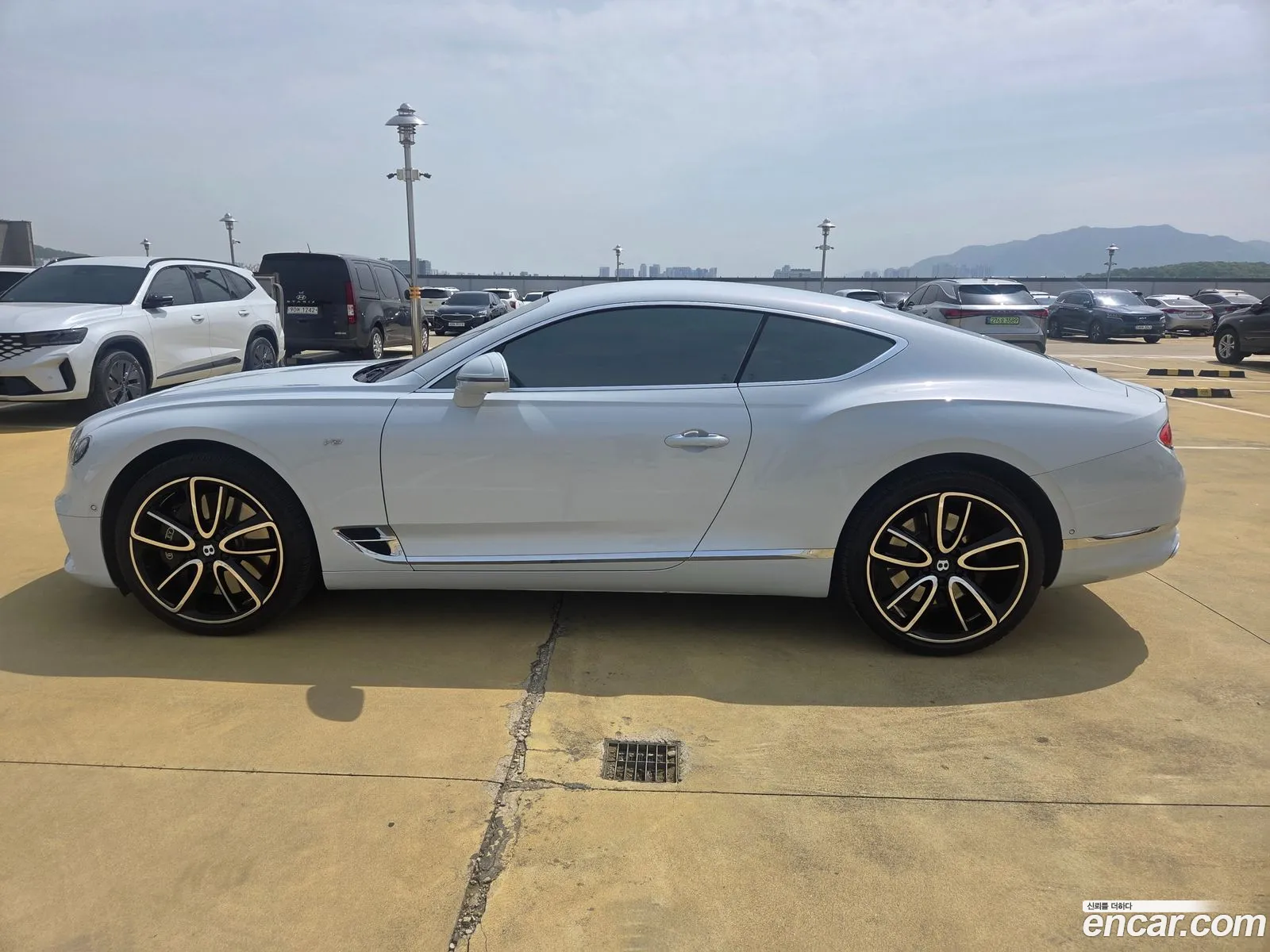 Bentley Continental GT 2022 — 8