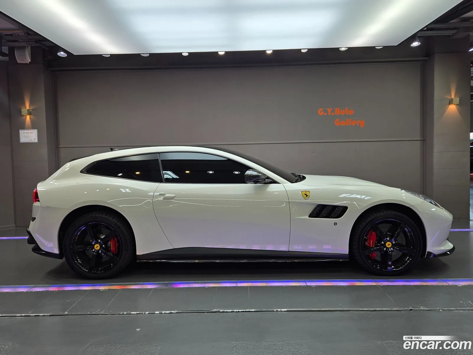Ferrari GTC4Lusso 2019 — 18