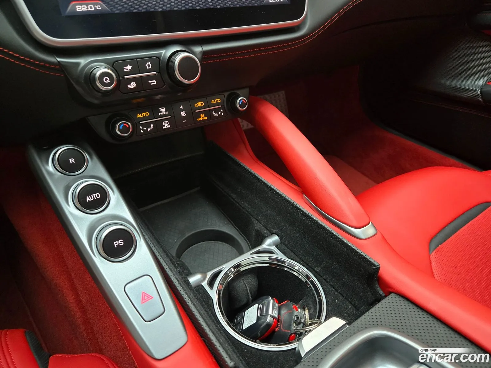 Ferrari GTC4Lusso 2019 — 17