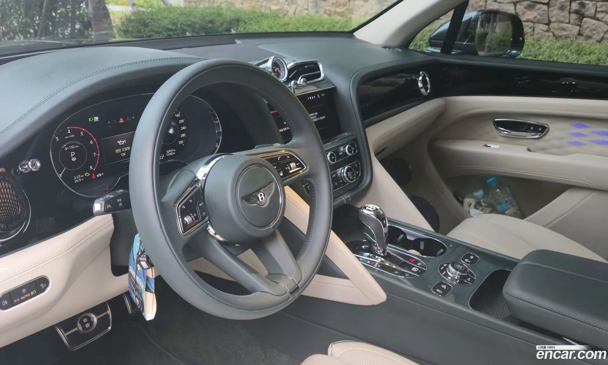 Bentley Bentayga 2025 — 11