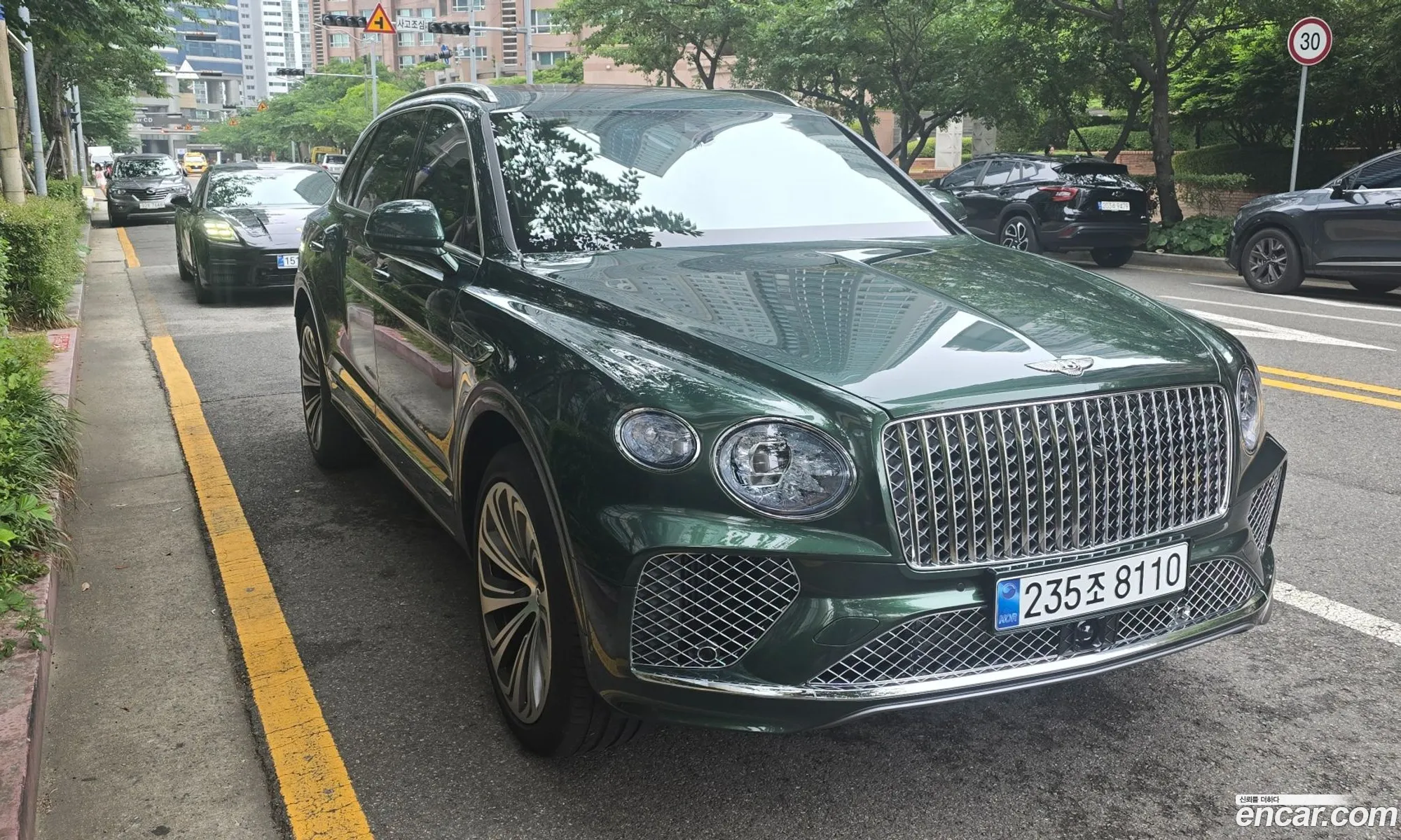 Bentley Bentayga 2025 — 17