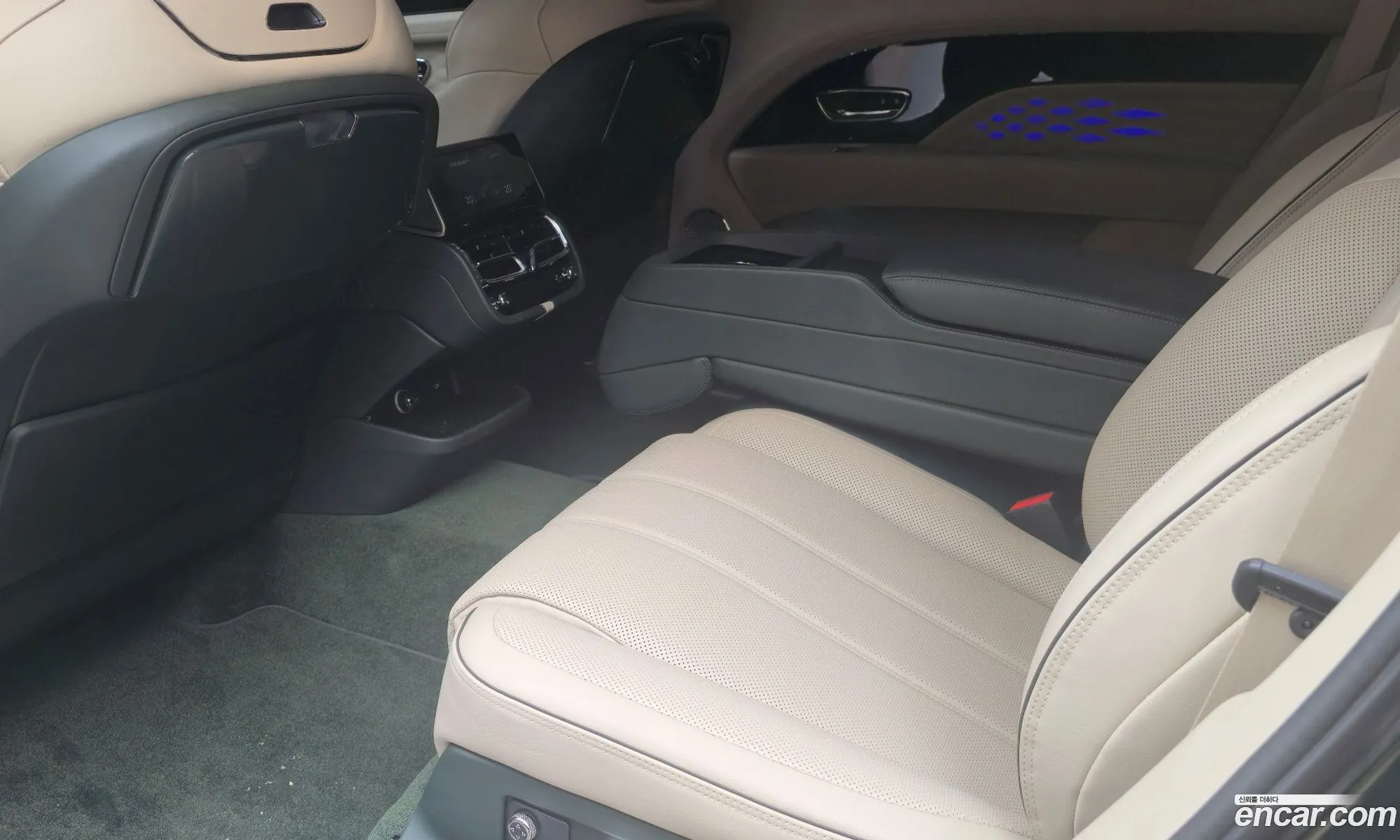 Bentley Bentayga 2025 — 9
