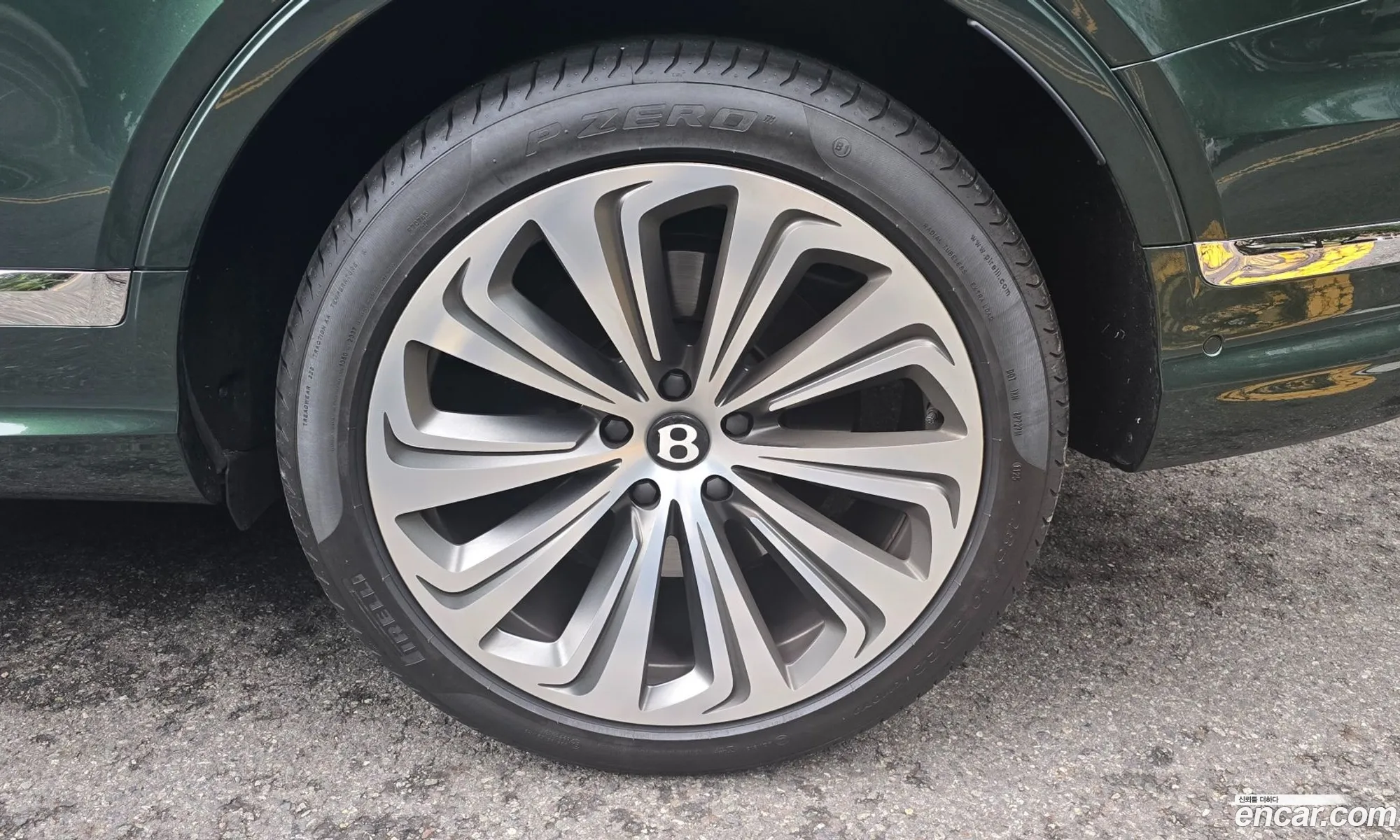 Bentley Bentayga 2025 — 5