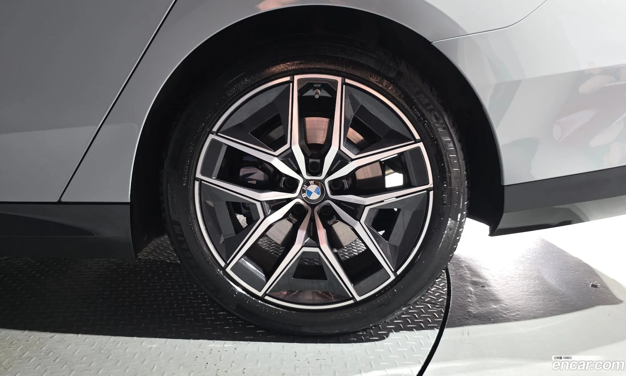 BMW 5 Series 2024 — 37