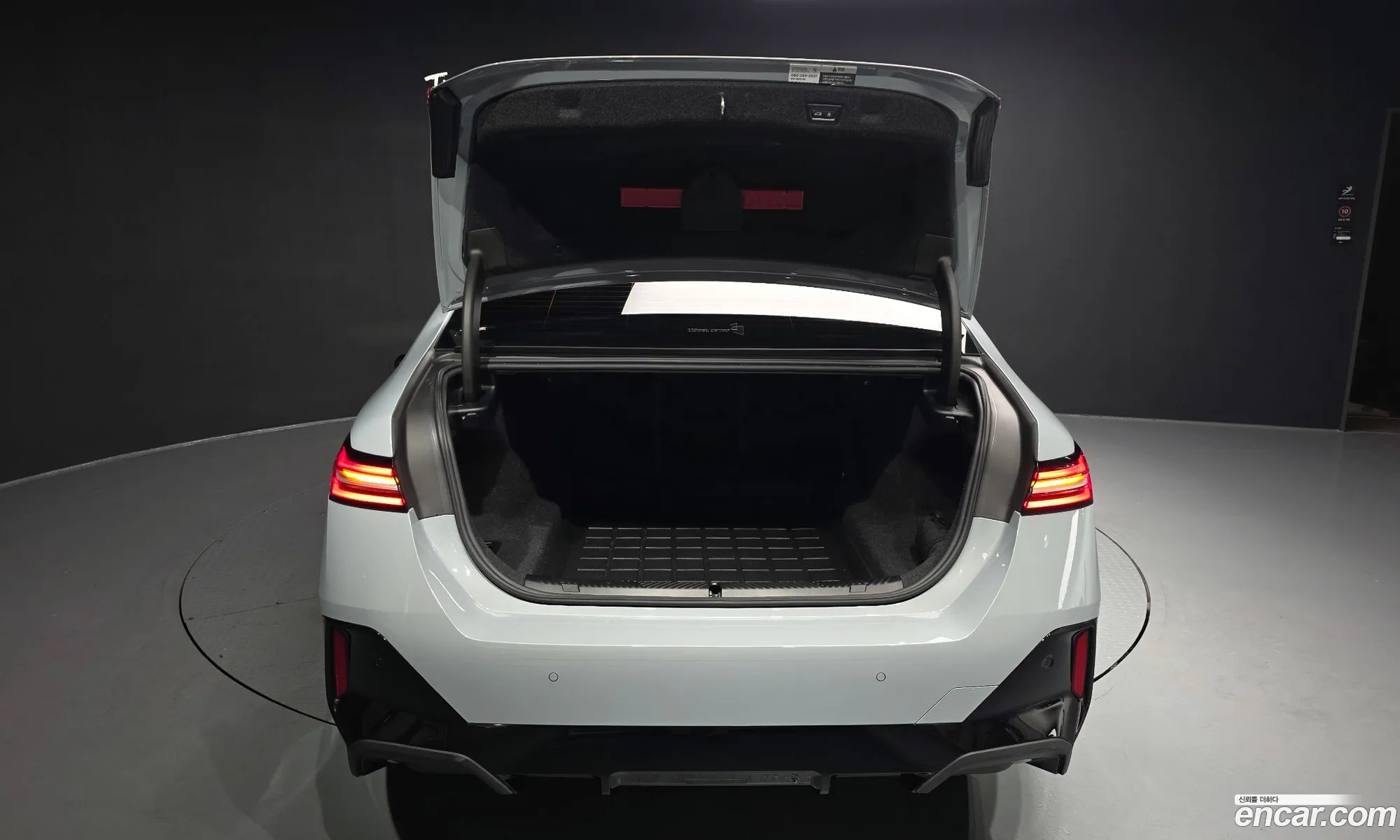 BMW 5 Series 2024 — 34
