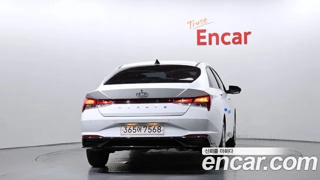 Hyundai Elantra 2021 — 3